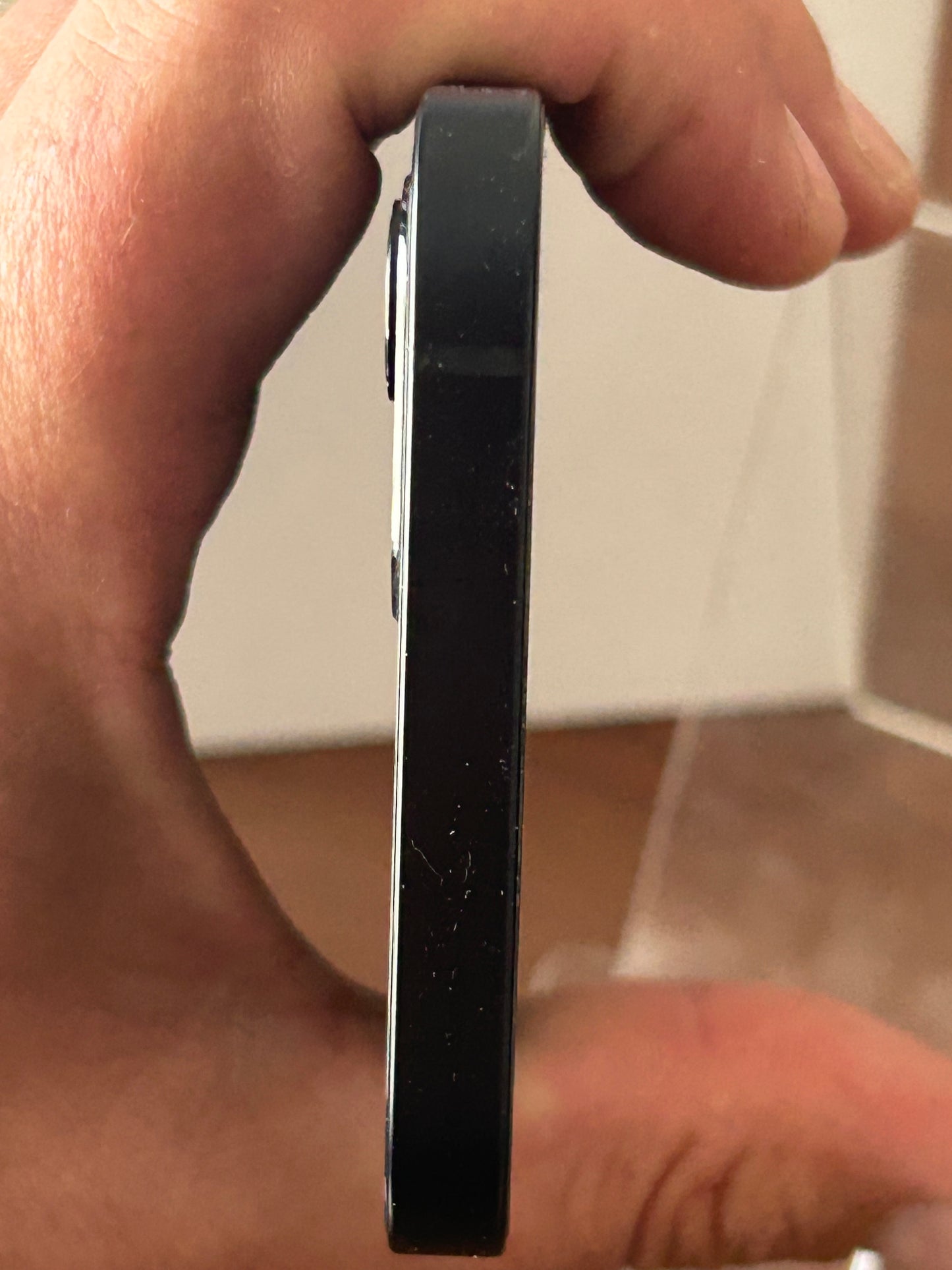 iPhone 12 Noir 128 Go – Très Bon État, Batterie Neuve, Débloqué, iCloud Supprimé