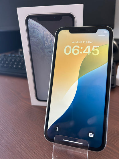 iPhone XR Blanc 128 Go – Très Propre, Batterie Neuve 100%, Avec Boîte d’Origine (Sans Chargeur)