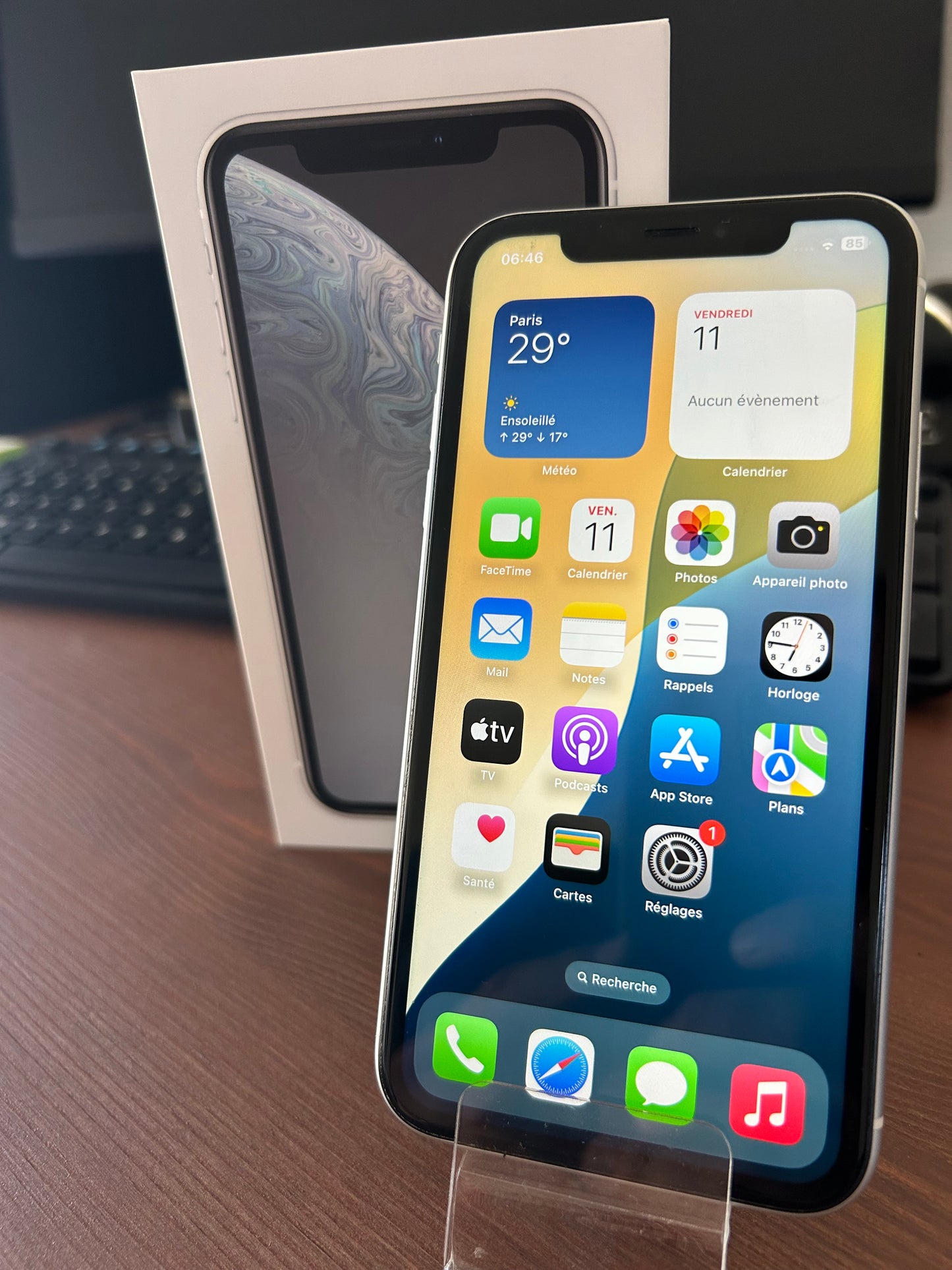 iPhone XR Blanc 128 Go – Très Propre, Batterie Neuve 100%, Avec Boîte d’Origine (Sans Chargeur)