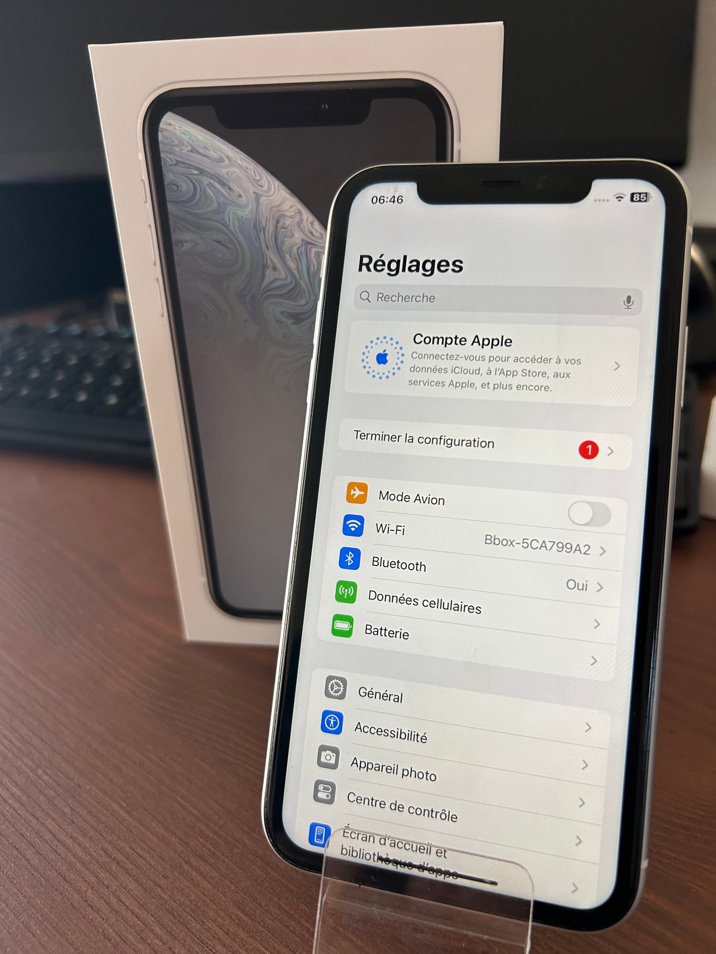 iPhone XR Blanc 128 Go – Très Propre, Batterie Neuve 100%, Avec Boîte d’Origine (Sans Chargeur)