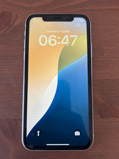 iPhone XR Blanc 128 Go – Très Propre, Batterie Neuve 100%, Avec Boîte d’Origine (Sans Chargeur)
