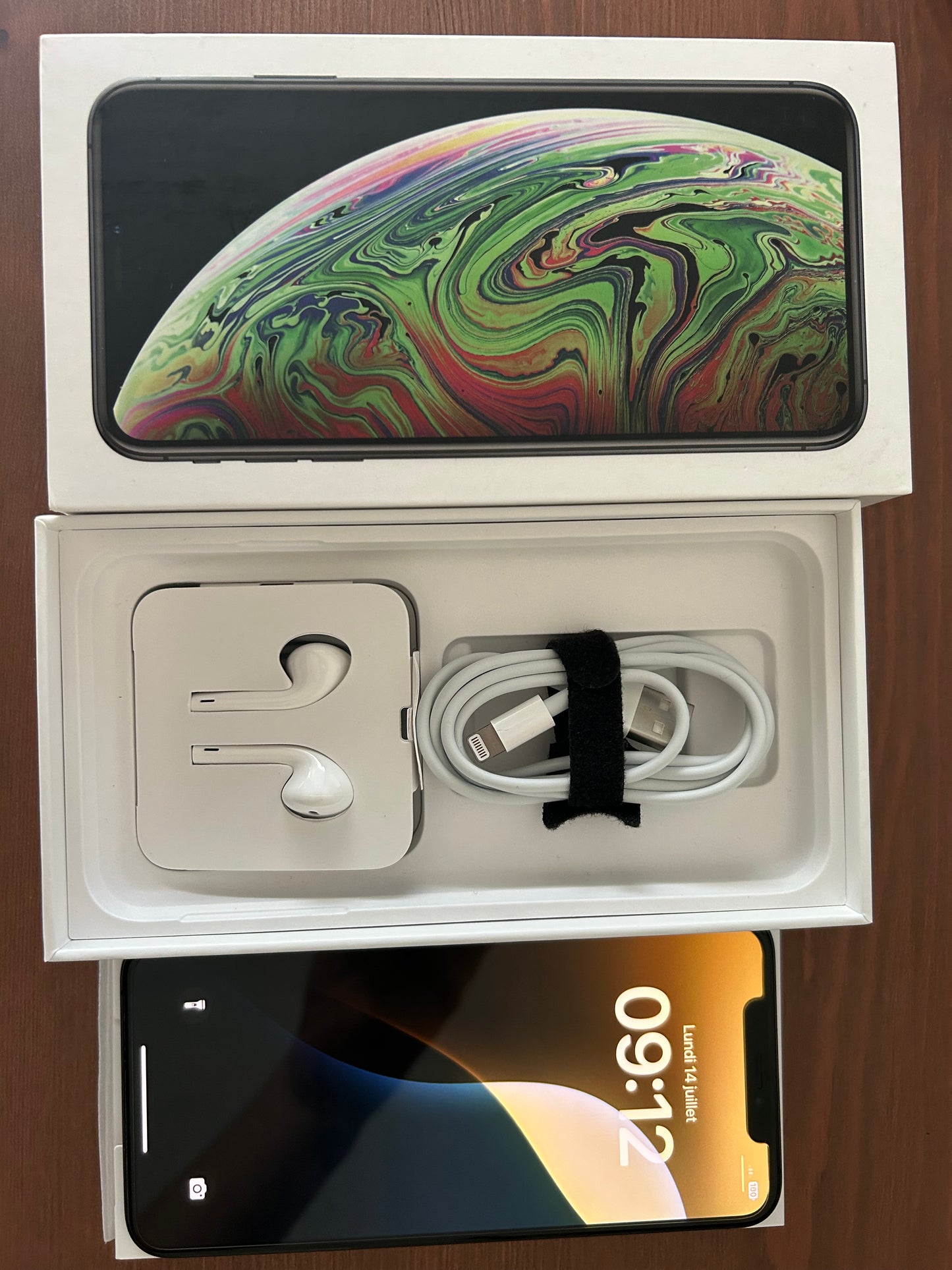 📱 iPhone XS Max 256 Go Gris Sidéral – État Impeccable, Batterie Neuve 100 %, Boîte d’origine + Câble – Sans Chargeur