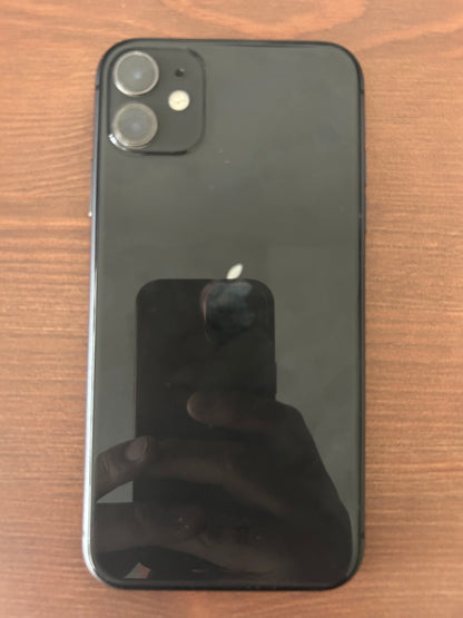 Apple iPhone 11 Noir 128 Go – Batterie neuve 100% – État impeccable – Avec boîte d’origine – Débloqué
