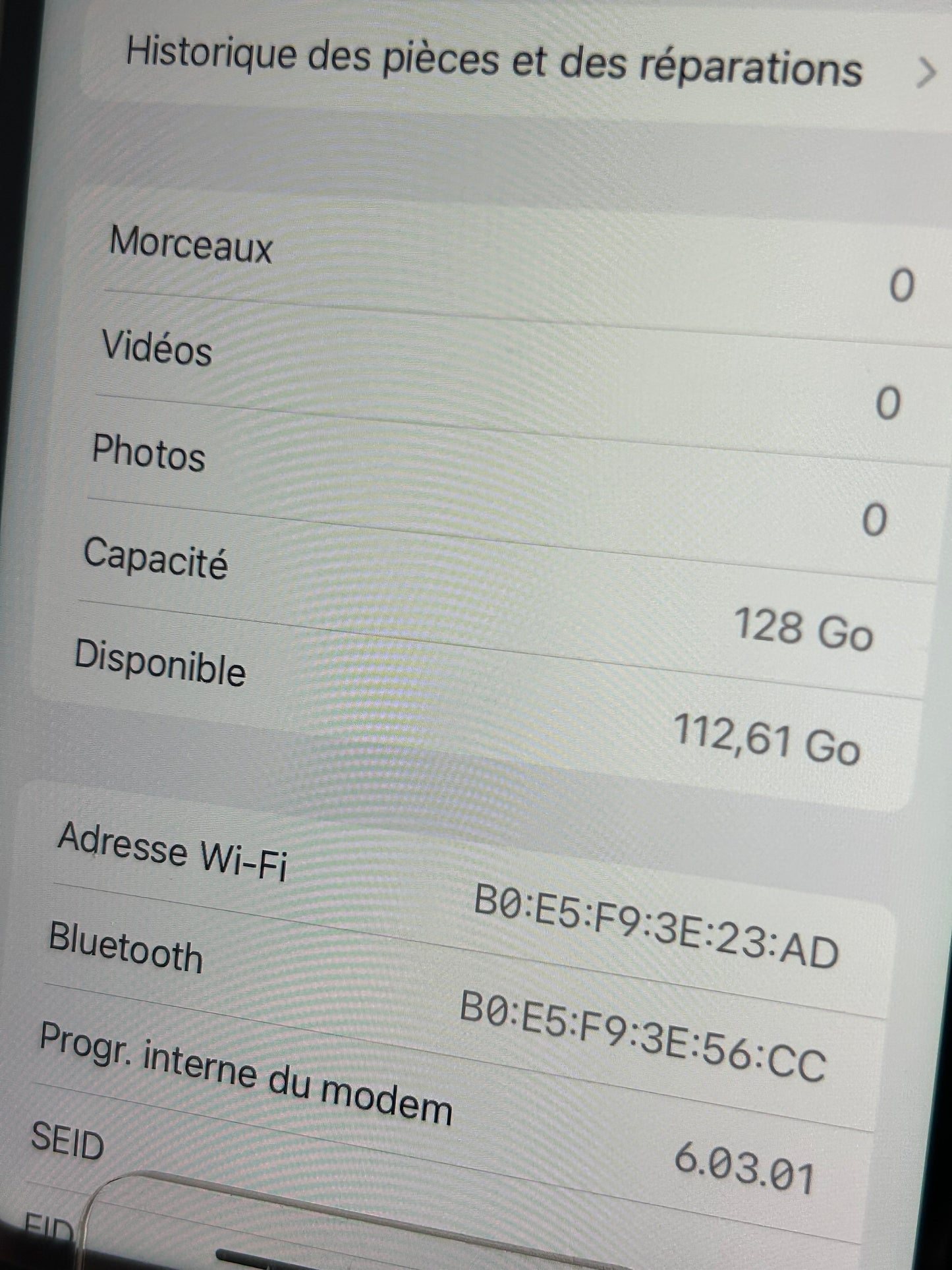 Apple iPhone 11 Noir 128 Go – Batterie neuve 100% – État impeccable – Avec boîte d’origine – Débloqué