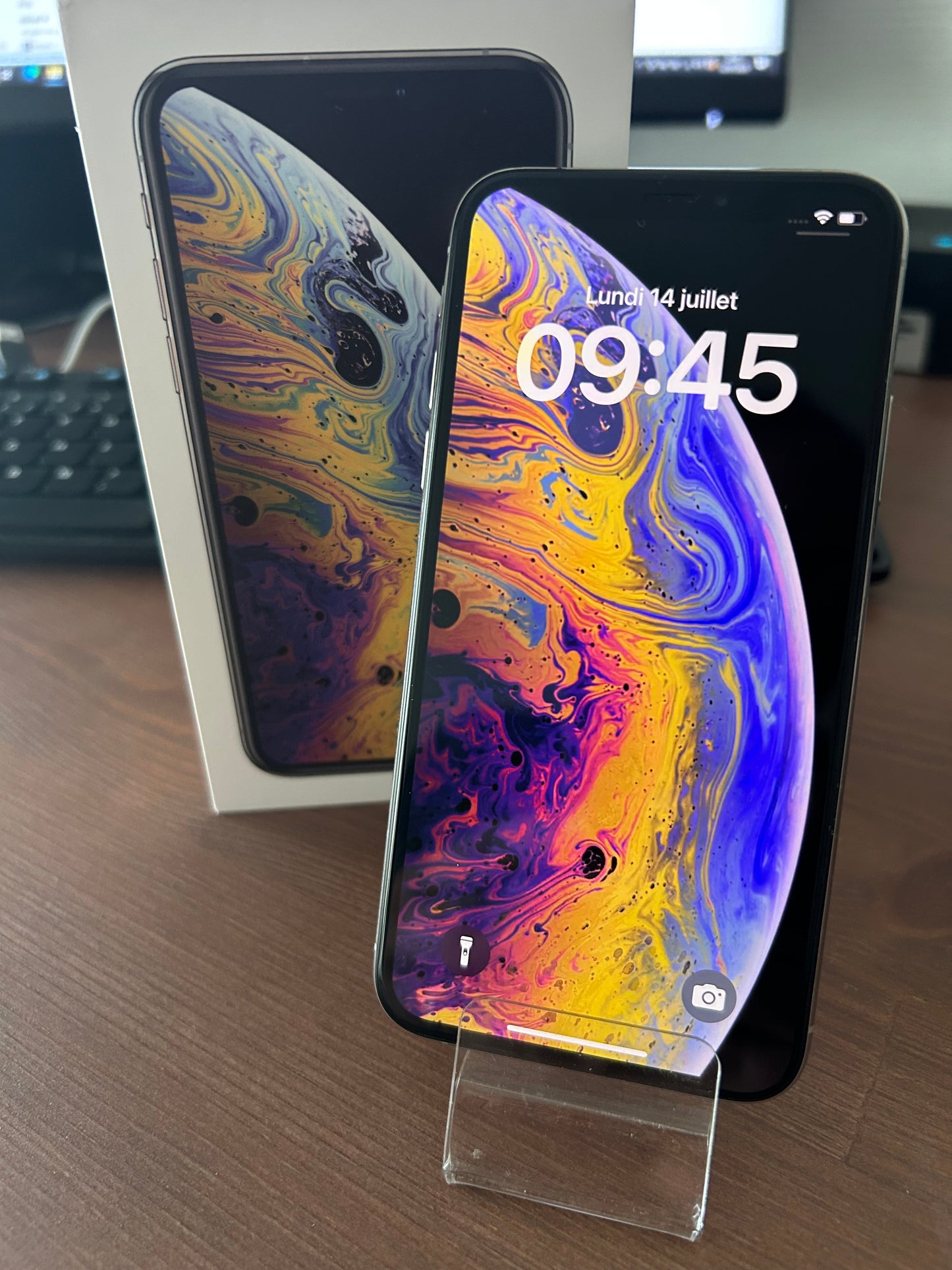 Apple iPhone XS Argent 256 Go – État impeccable, Batterie neuve 100 %, Écran sans rayures – Avec boîte d'origine (Sans chargeur)