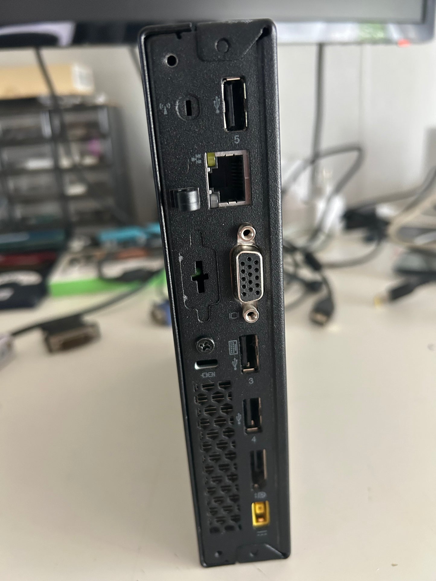 💻 PC Lenovo ThinkCentre 10AX-S3N500 – Mini Tour Compacte et Performante