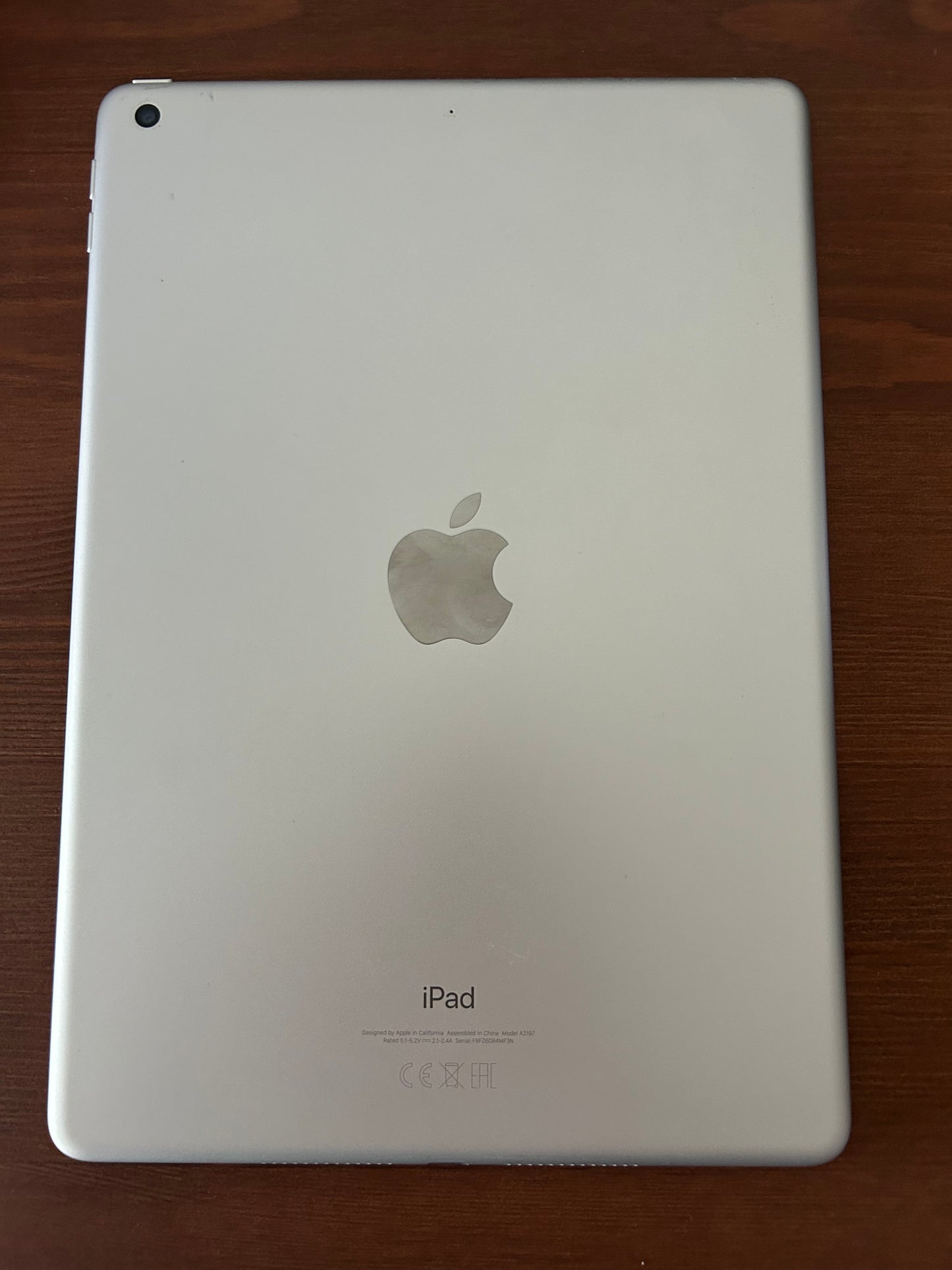iPad 7 32Go Blanc – Très bon état, écran impeccable, réinitialisé usine