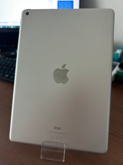 iPad 7 32Go Blanc – Très bon état, écran impeccable, réinitialisé usine