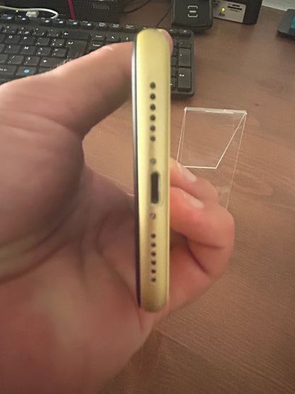 iPhone 11 Jaune 64 Go – Très bon état, 100 % fonctionnel