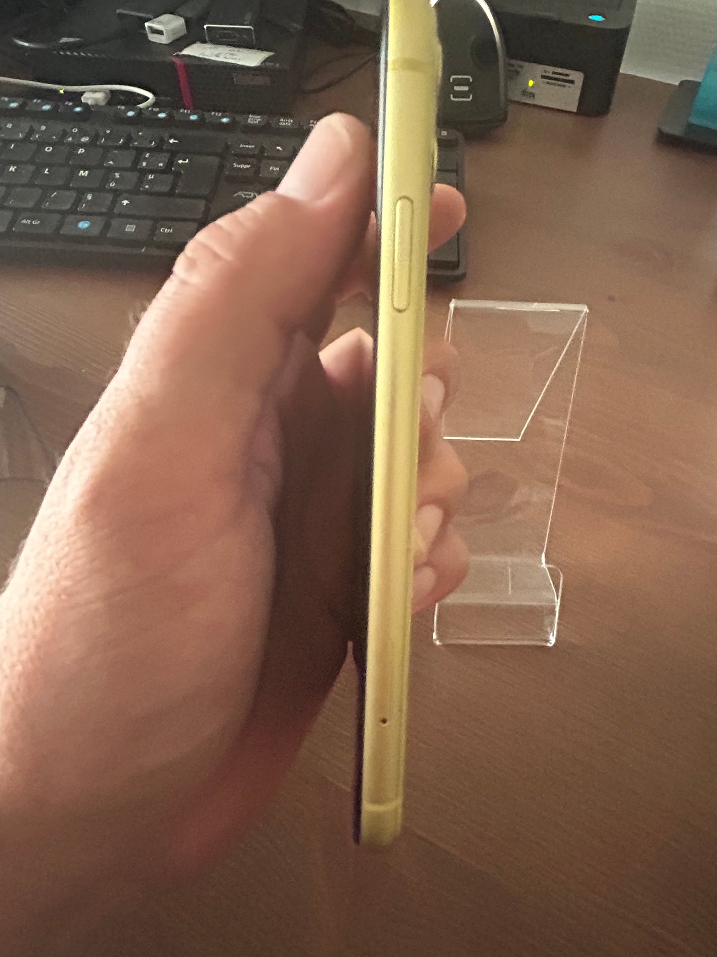 iPhone 11 Jaune 64 Go – Très bon état, 100 % fonctionnel