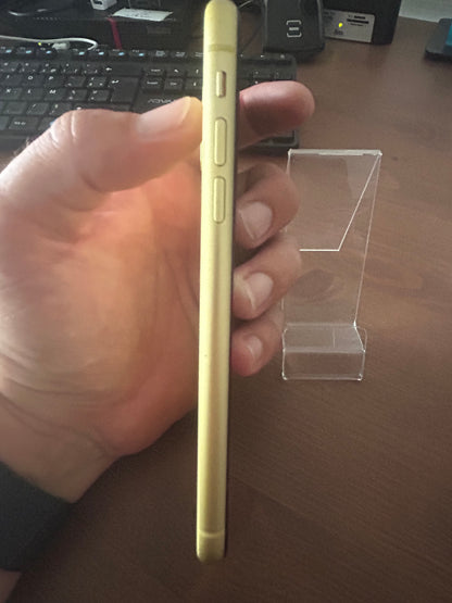 iPhone 11 Jaune 64 Go – Très bon état, 100 % fonctionnel