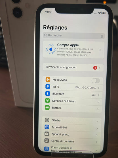 iPhone 11 Blanc 128 Go – Très Bon État | Batterie Neuve, Boîte et Câble Inclus