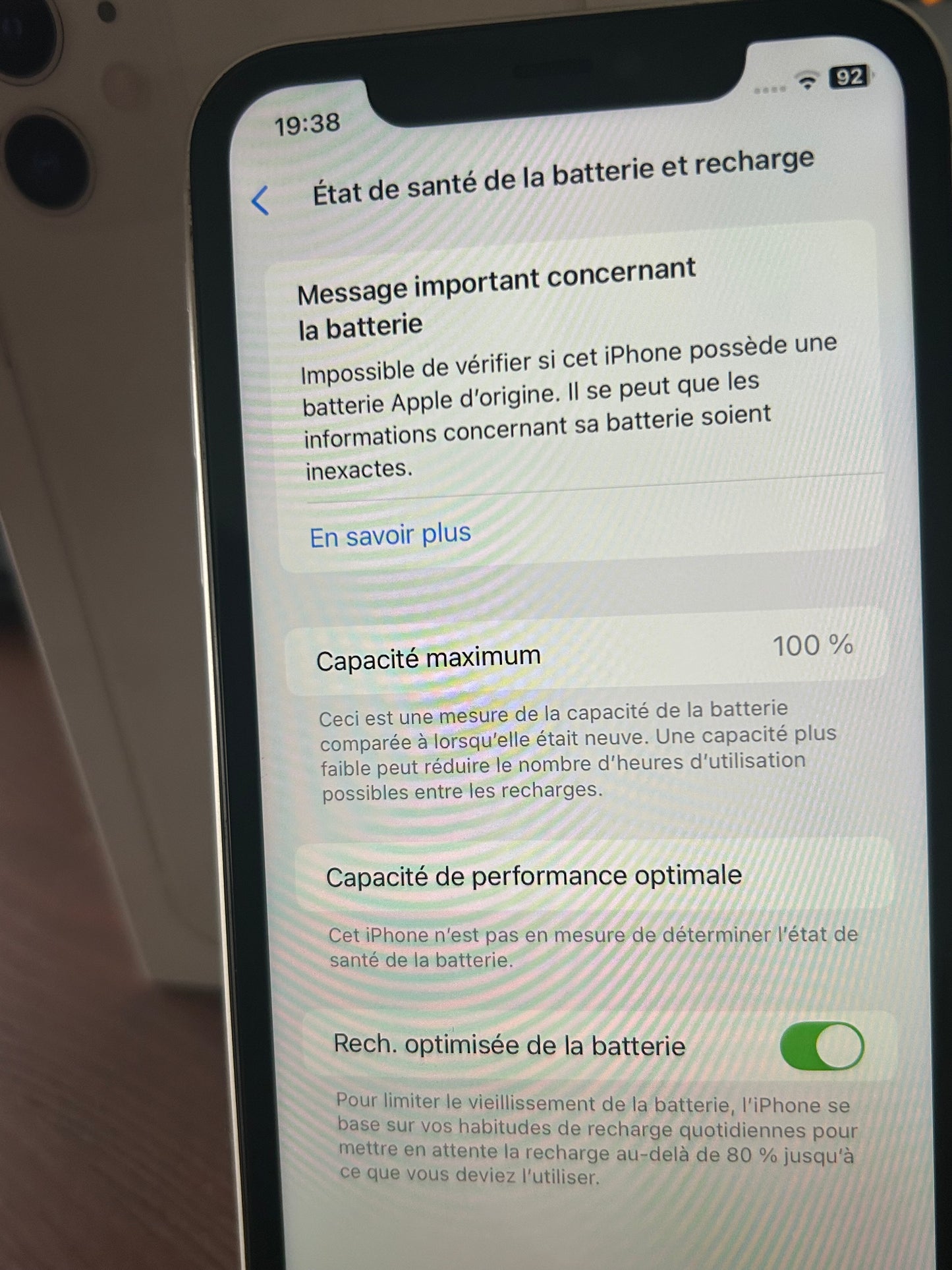 iPhone 11 Blanc 128 Go – Très Bon État | Batterie Neuve, Boîte et Câble Inclus