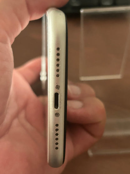 iPhone 11 Blanc 128 Go – Très Bon État | Batterie Neuve, Boîte et Câble Inclus