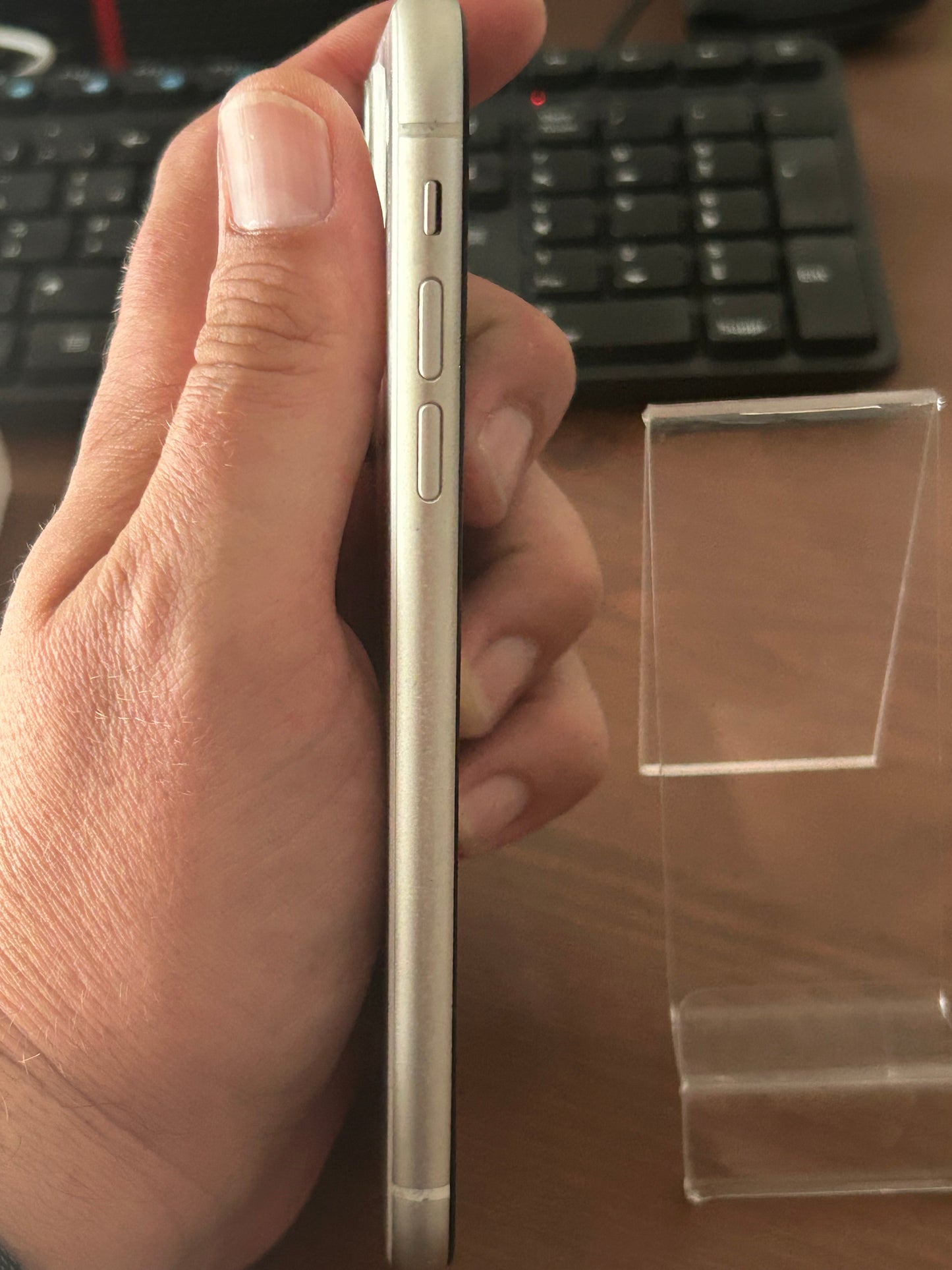 iPhone 11 Blanc 128 Go – Très Bon État | Batterie Neuve, Boîte et Câble Inclus