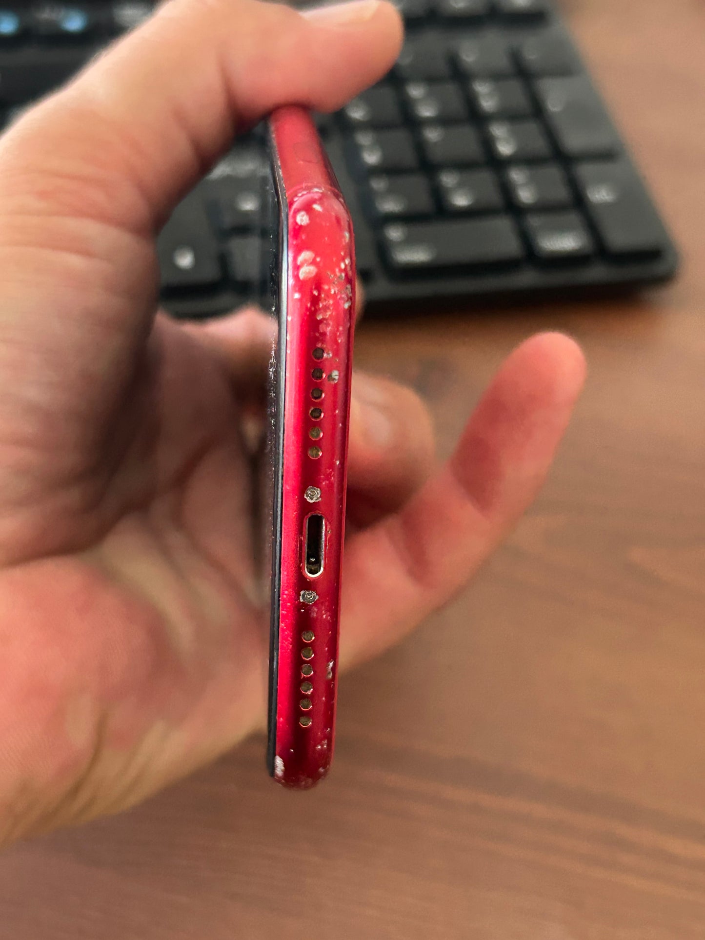 iPhone 11 rouge  128 Go – État Correct, Débloqué, iCloud Supprimé, Batterie 100 %
