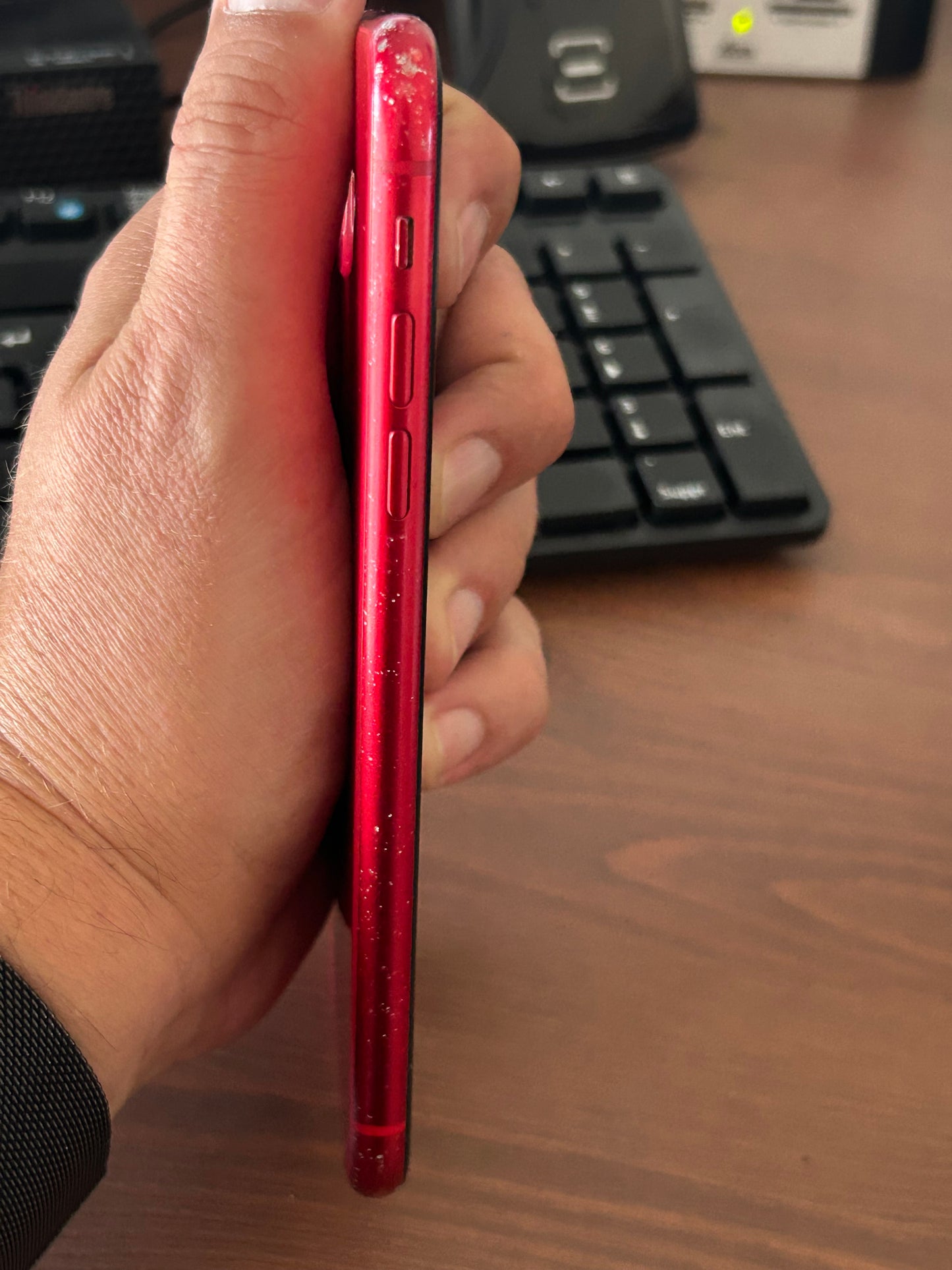 iPhone 11 rouge  128 Go – État Correct, Débloqué, iCloud Supprimé, Batterie 100 %
