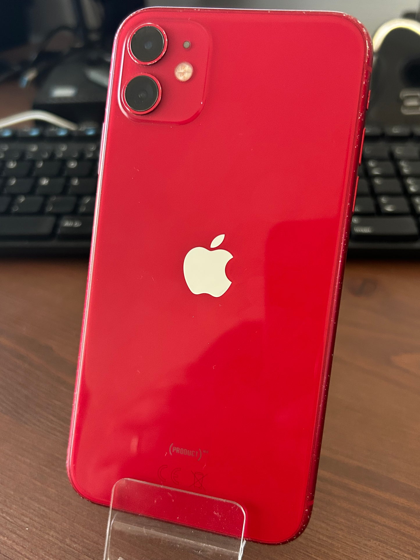 iPhone 11 rouge  128 Go – État Correct, Débloqué, iCloud Supprimé, Batterie 100 %
