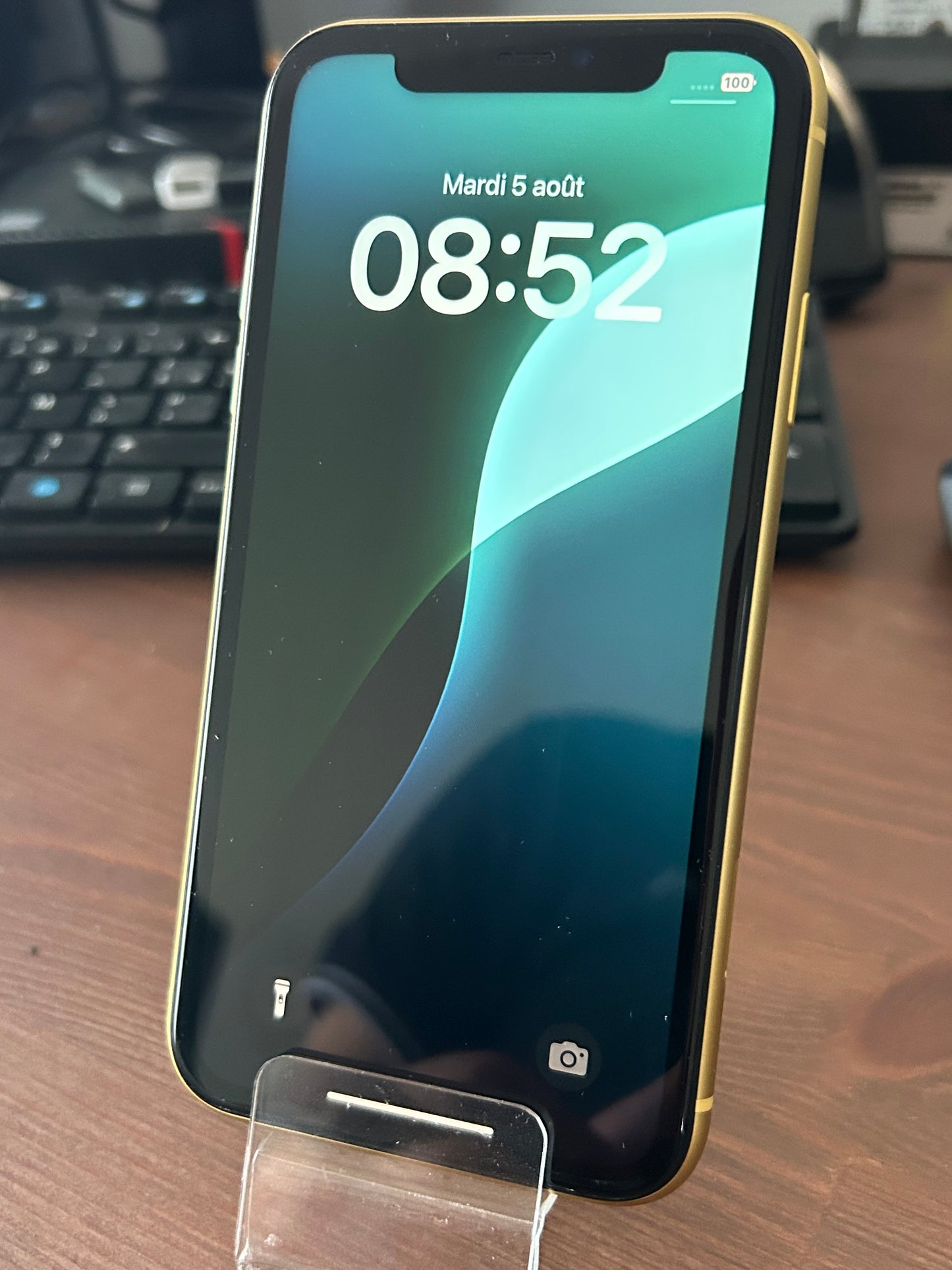 iPhone 11 Jaune 64 Go – Très bon état, 100 % fonctionnel