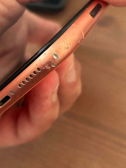 iPhone XR Corail 128 Go – Bon état, 100 % fonctionnel