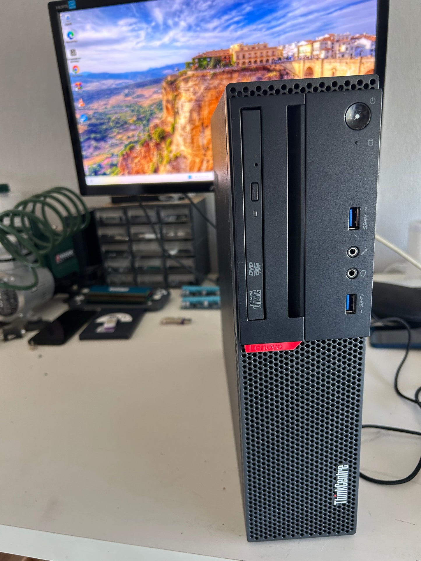 Lenovo M10FX-S19H00 | PC Bureau Intel Core i5 6e Gen | 8 Go RAM | 512 Go SSD | Windows 11 Pro | Parfait État