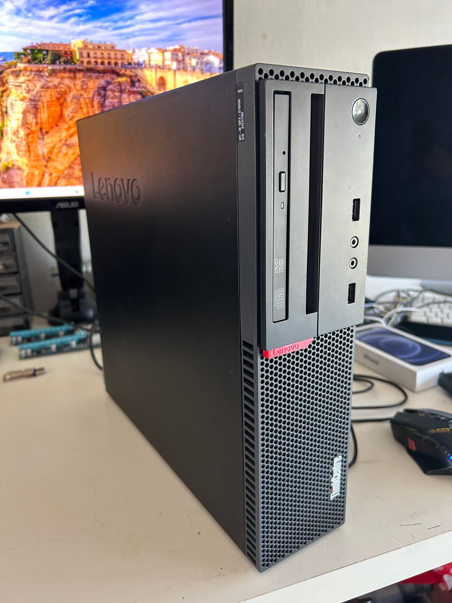 Lenovo M10FX-S19H00 | PC Bureau Intel Core i5 6e Gen | 8 Go RAM | 512 Go SSD | Windows 11 Pro | Parfait État