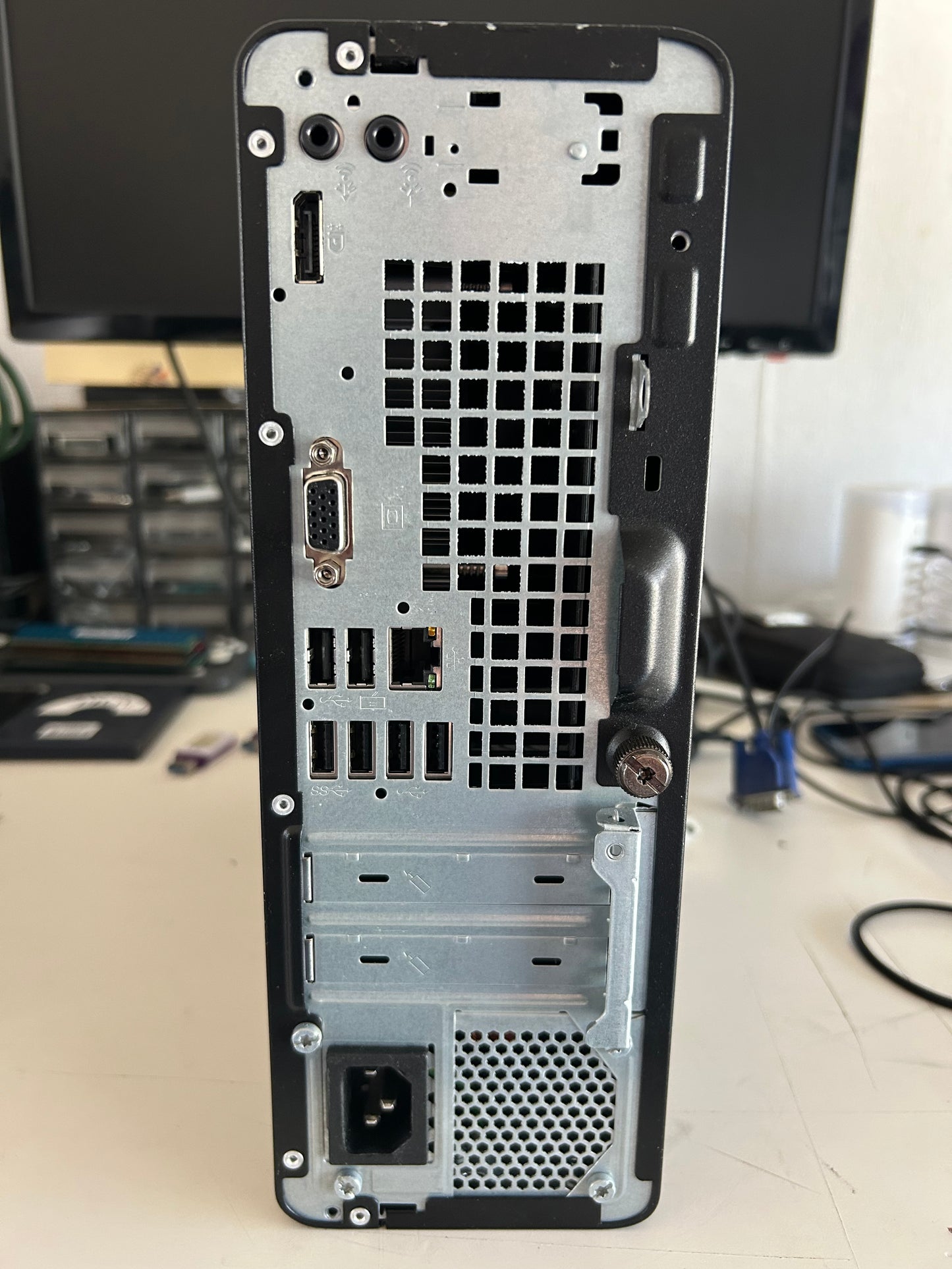 HP ProDesk 400 G4 SFF - Intel Core i3 6100 3.70GHz / 8Go DDR4 / 1To HDD / Windows 11 Pro | PC de bureau compact reconditionné