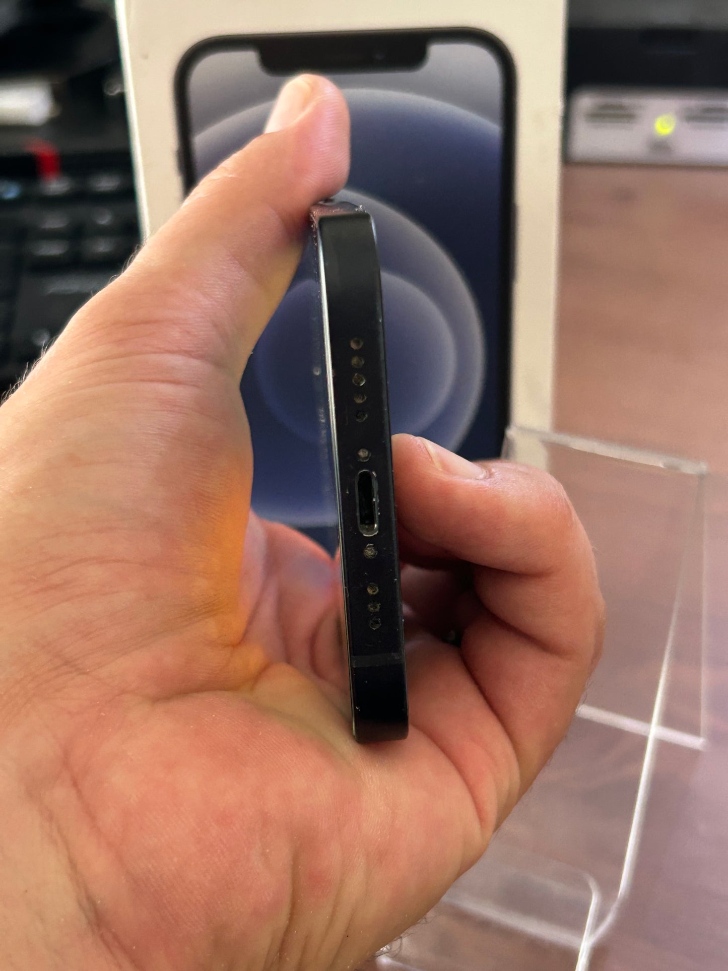 iPhone 12 Noir 128 Go – Très Bon État | Batterie Neuve, Débloqué Tout Opérateur