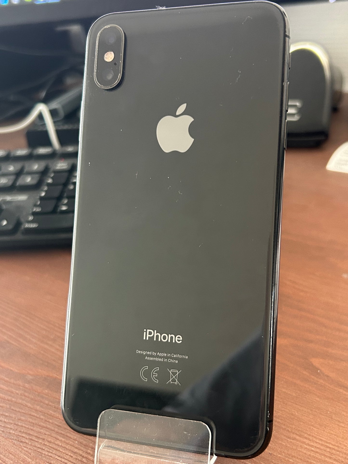 iPhone XS Max Gris Sidéral 64 Go – Très Bon État, Débloqué, Batterie 100 %, iCloud Supprimé