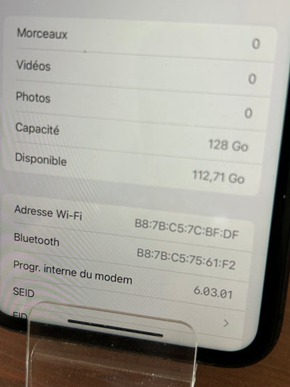 iPhone 11 Noir 128 Go – État Correct, Débloqué, Batterie 100 %, iCloud Supprimé