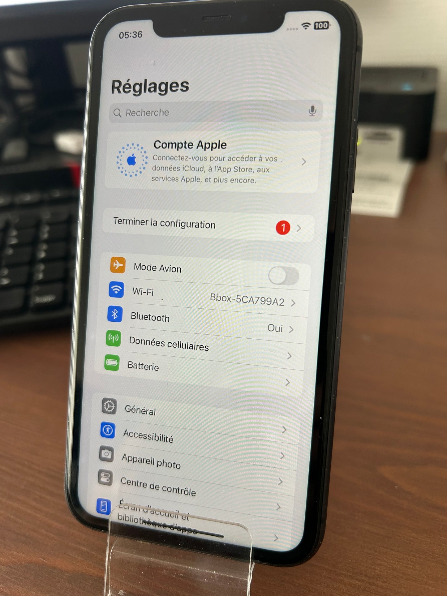 iPhone 11 Noir 128 Go – État Correct, Débloqué, Batterie 100 %, iCloud Supprimé