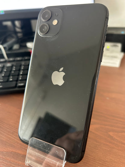 iPhone 11 Noir 128 Go – État Correct, Débloqué, Batterie 100 %, iCloud Supprimé