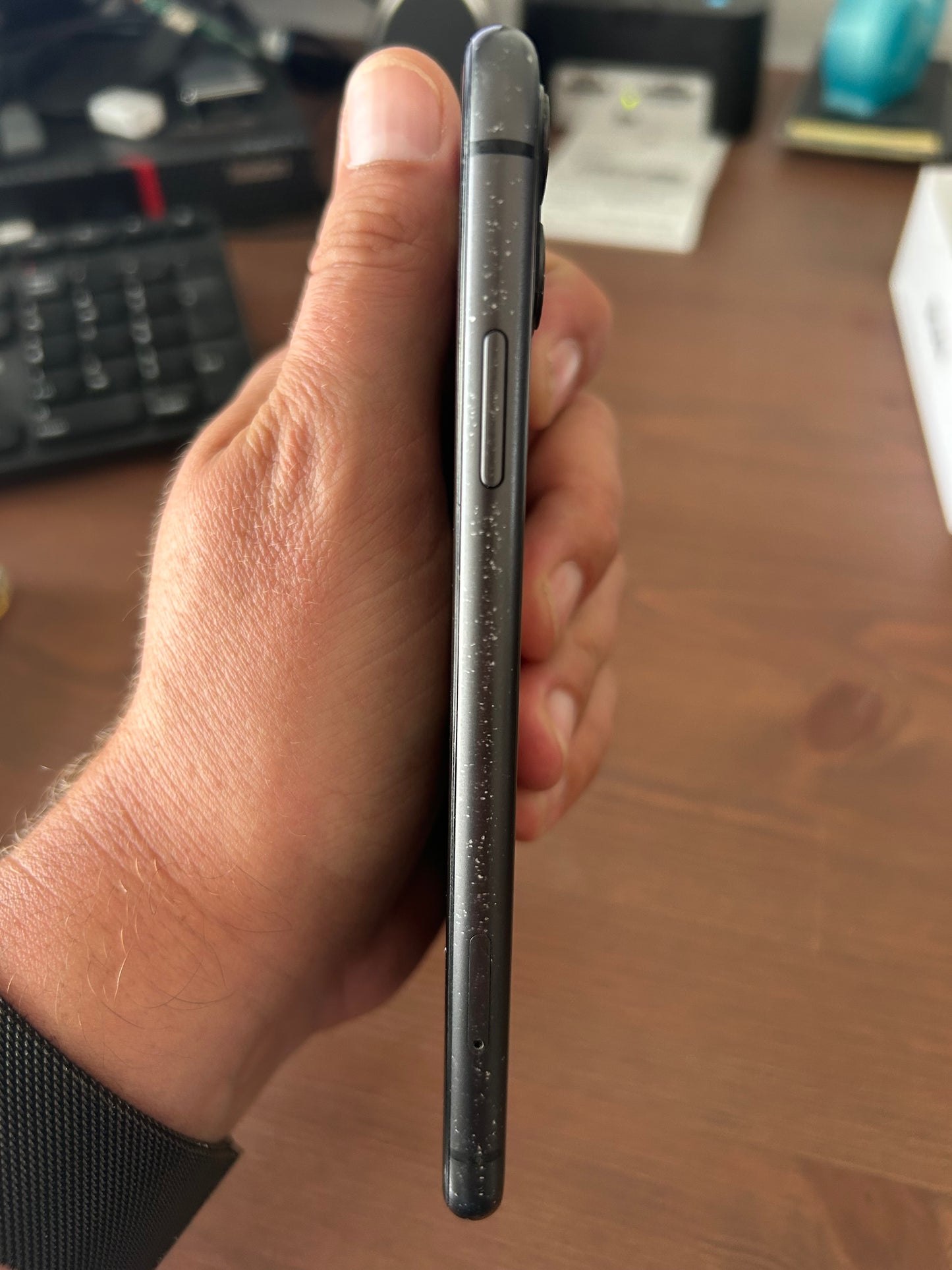 iPhone 11 Noir 128 Go – État Correct, Débloqué, Batterie 100 %, iCloud Supprimé