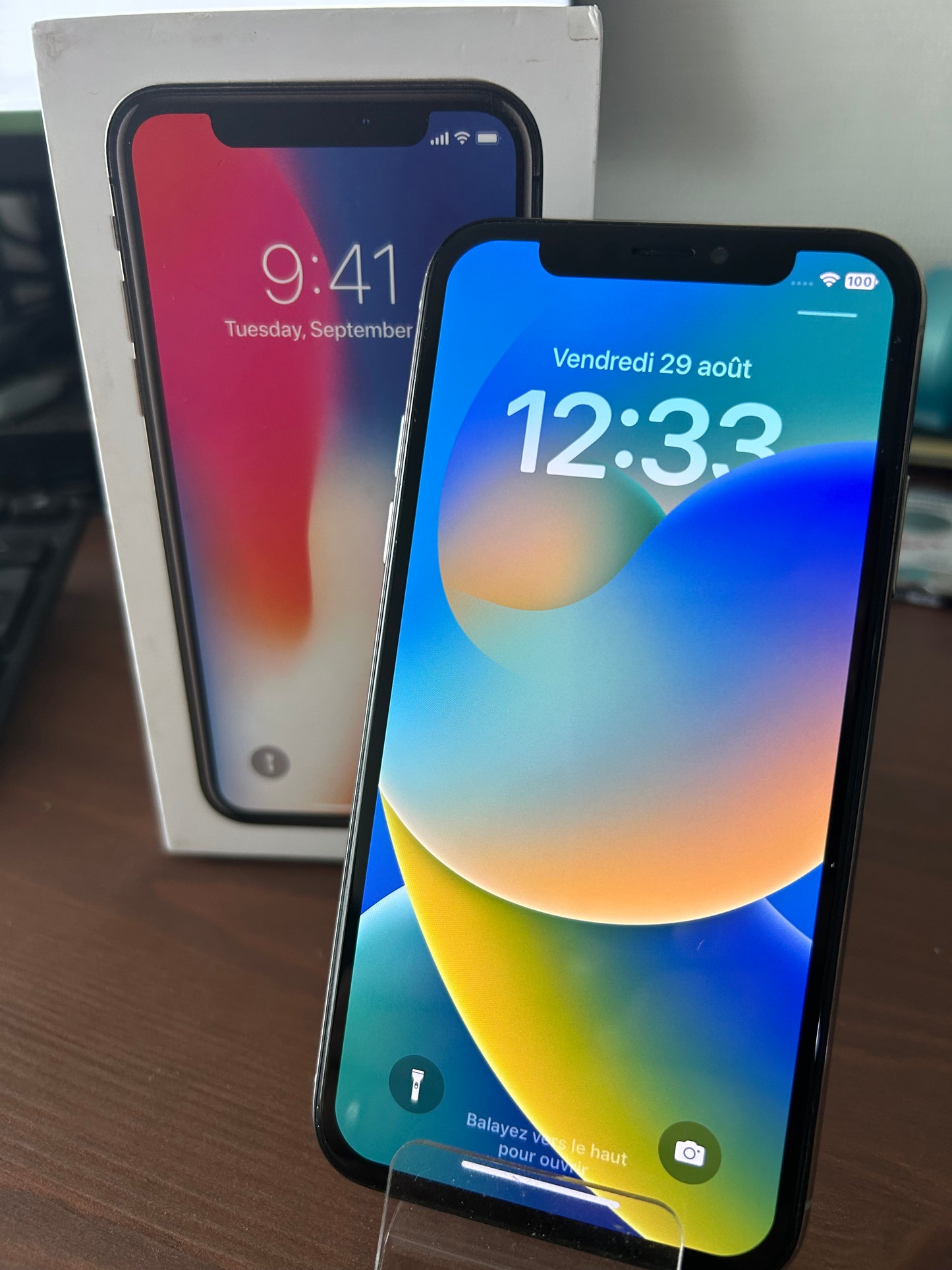 iPhone X Argent 256 Go – Très Bon État, Débloqué, Batterie 100 %, Boîte Fournie (Non d’Origine)