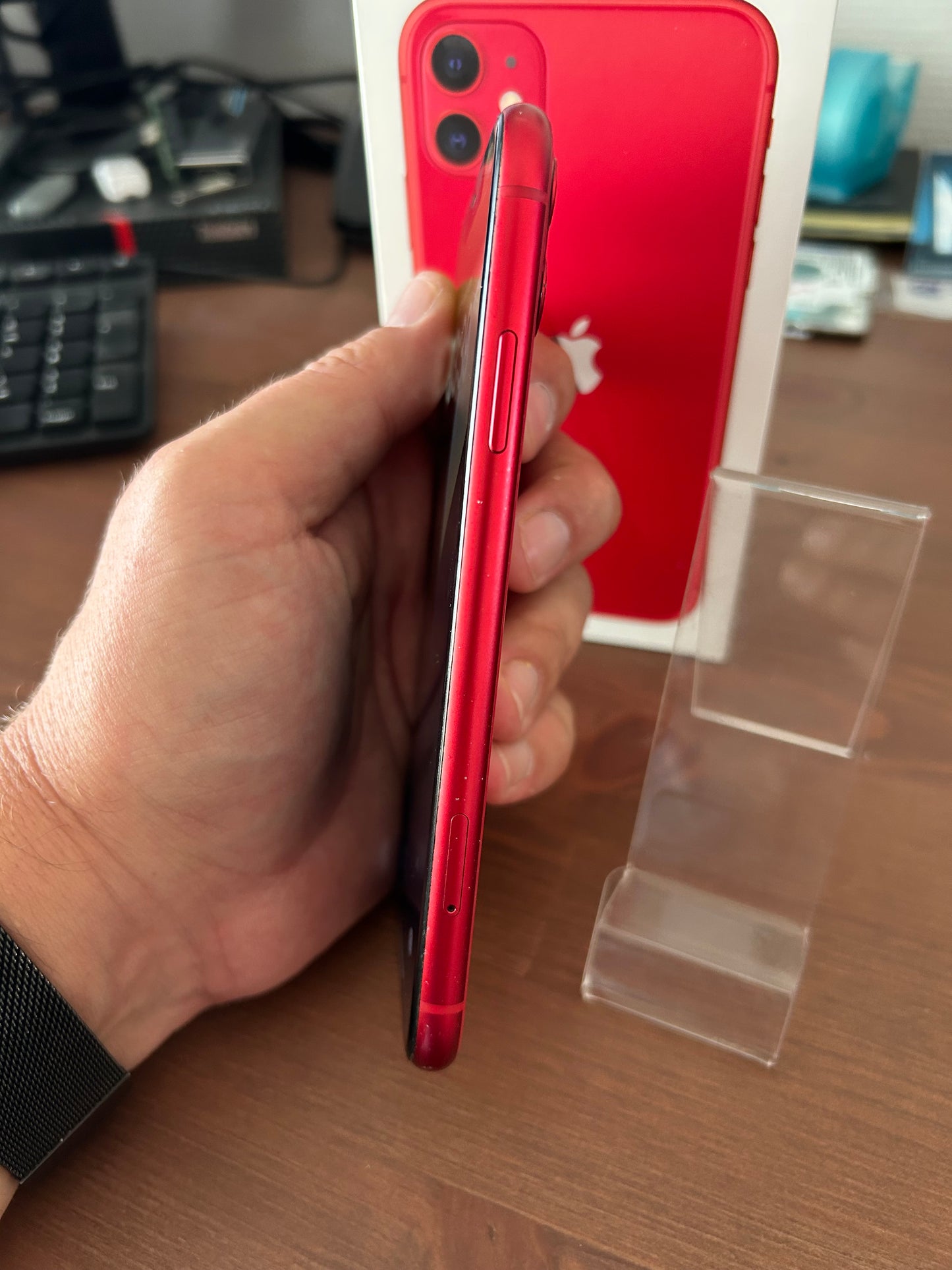 iPhone 11 Rouge 128 Go – Très Bon État, Débloqué, Batterie 100 %, Boîte d’Origine