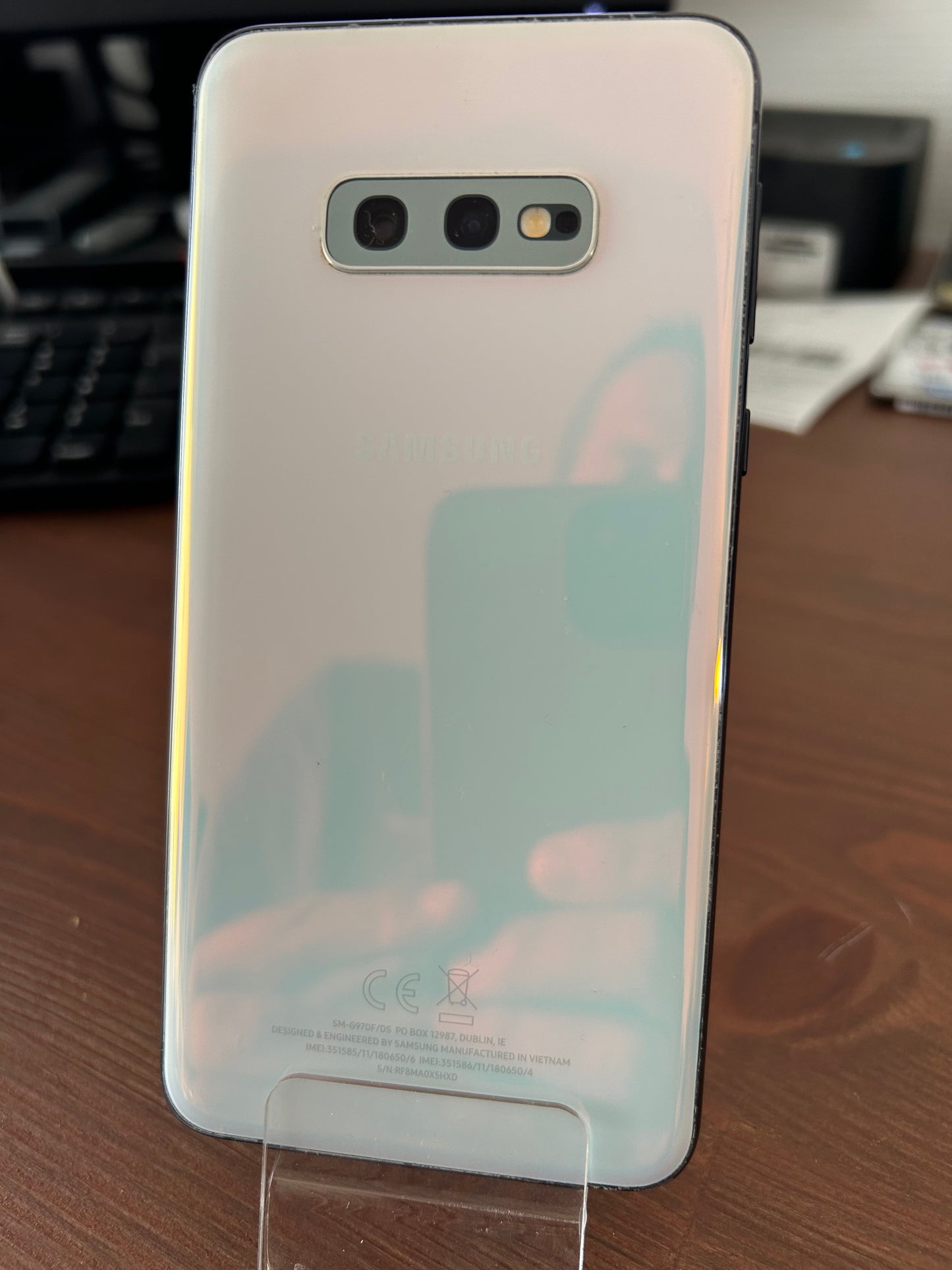 Samsung Galaxy S10e Blanc 128 Go – Très Bon État, Débloqué, Écran Impeccable, Compte Google Supprimé