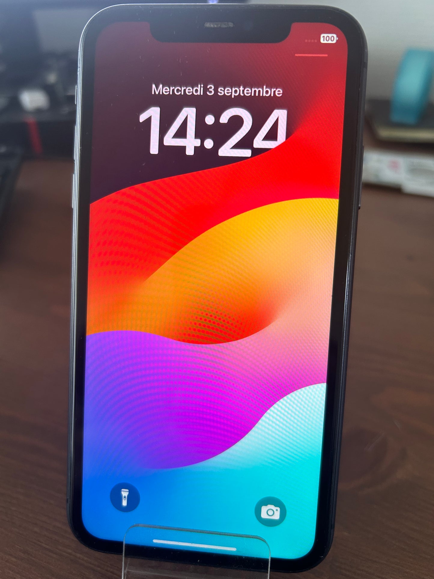 iPhone 11 Noir 128 Go – Bon État, Batterie Neuve, Débloqué, iCloud Supprimé