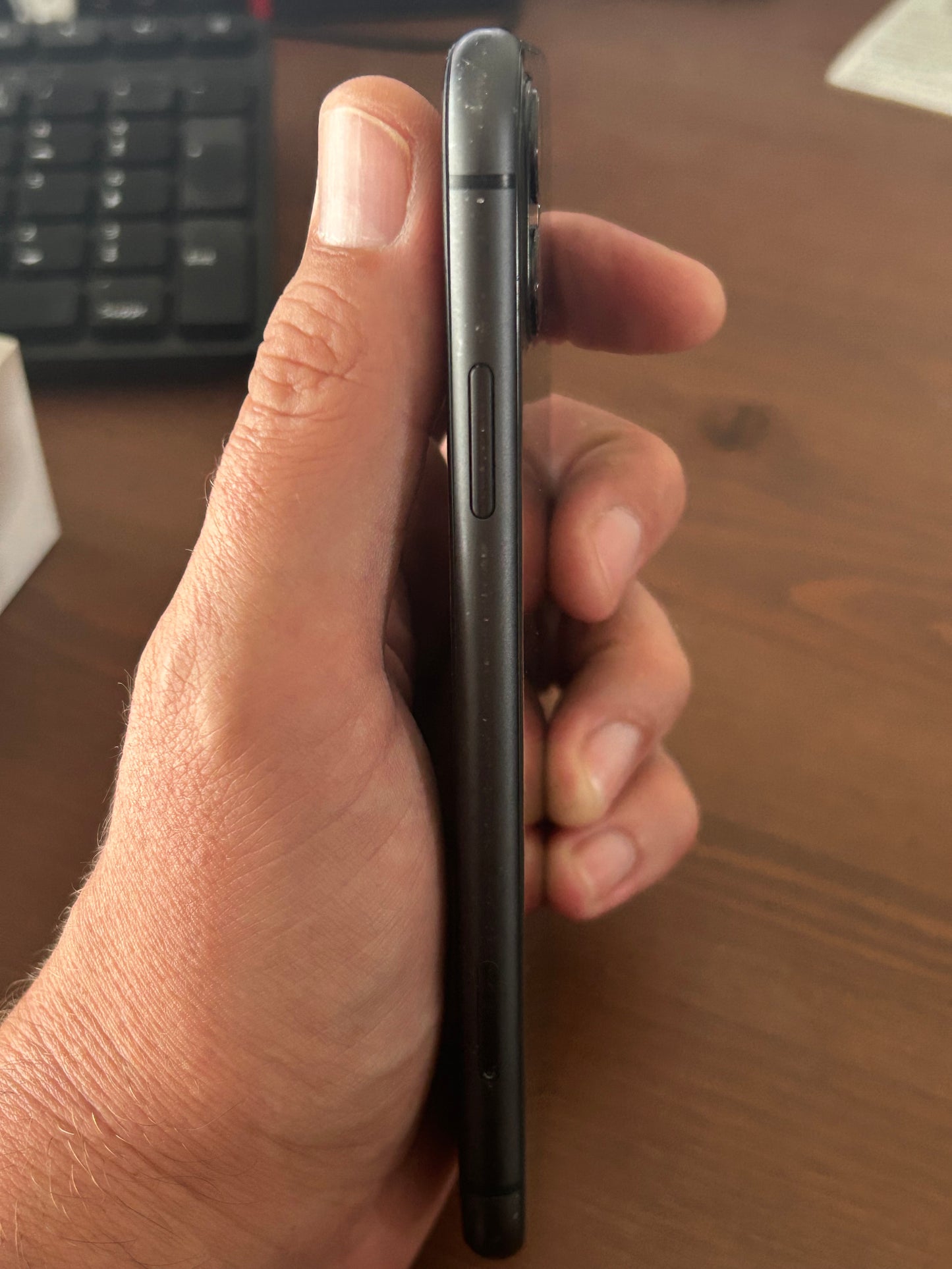 iPhone 11 Noir 128 Go – Bon État, Batterie Neuve, Débloqué, iCloud Supprimé