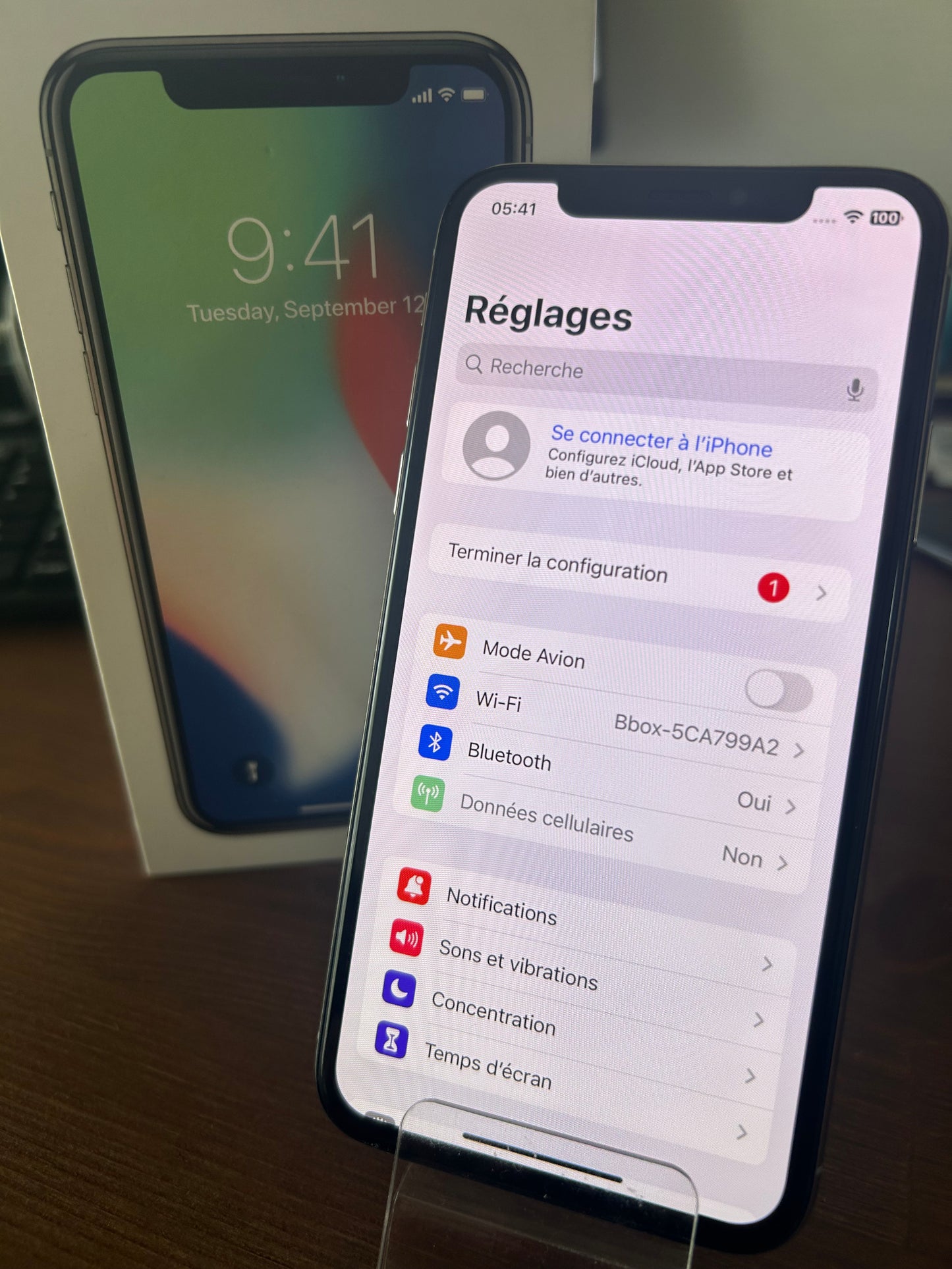 iPhone X Argent 256 Go – Très Bon État, Batterie Neuve, Débloqué, Boîte d’Origine