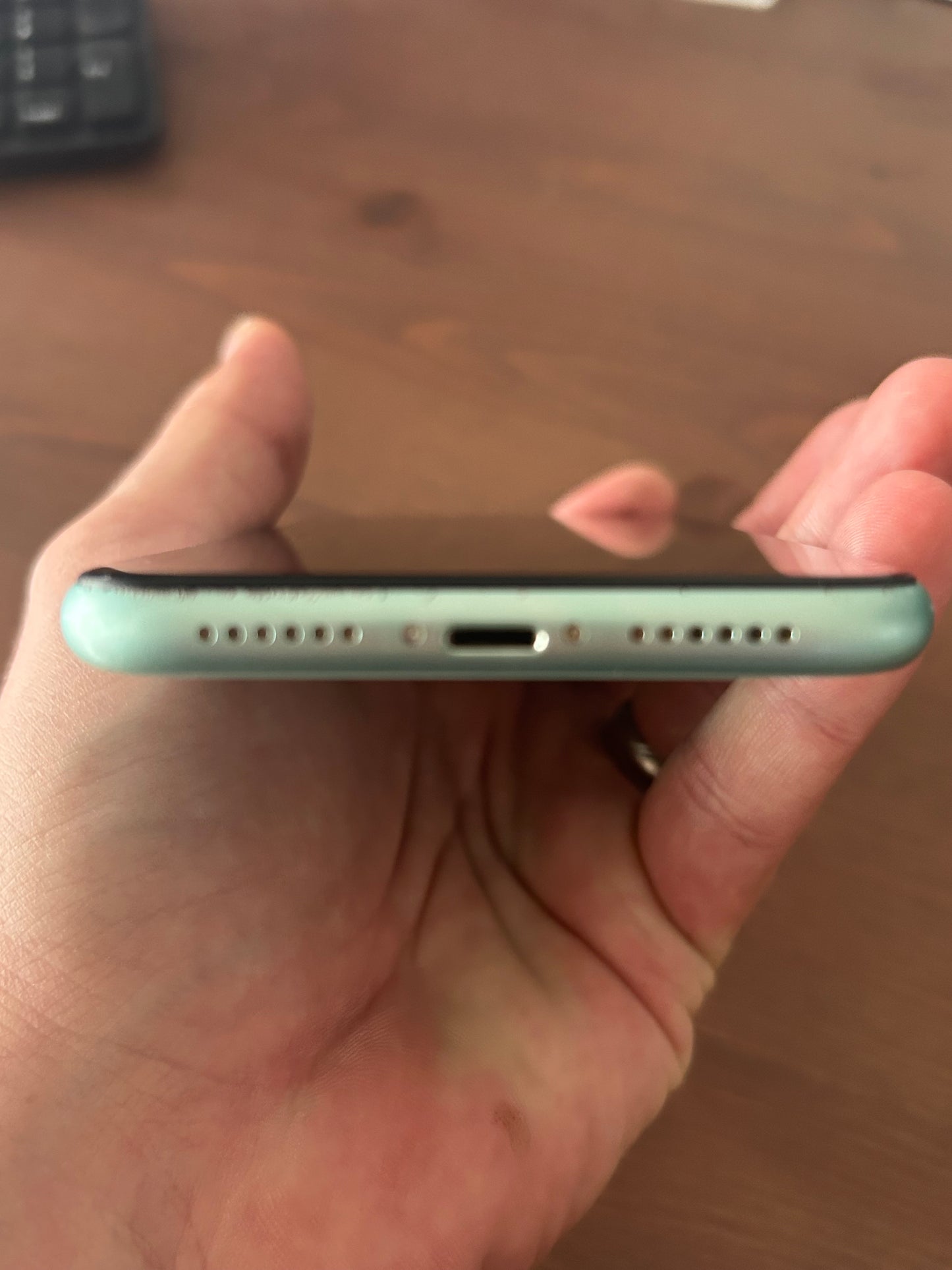 iPhone Vert 128 Go – Très Bon État | Batterie Neuve, Débloqué Tout Opérateur, Câble Inclus