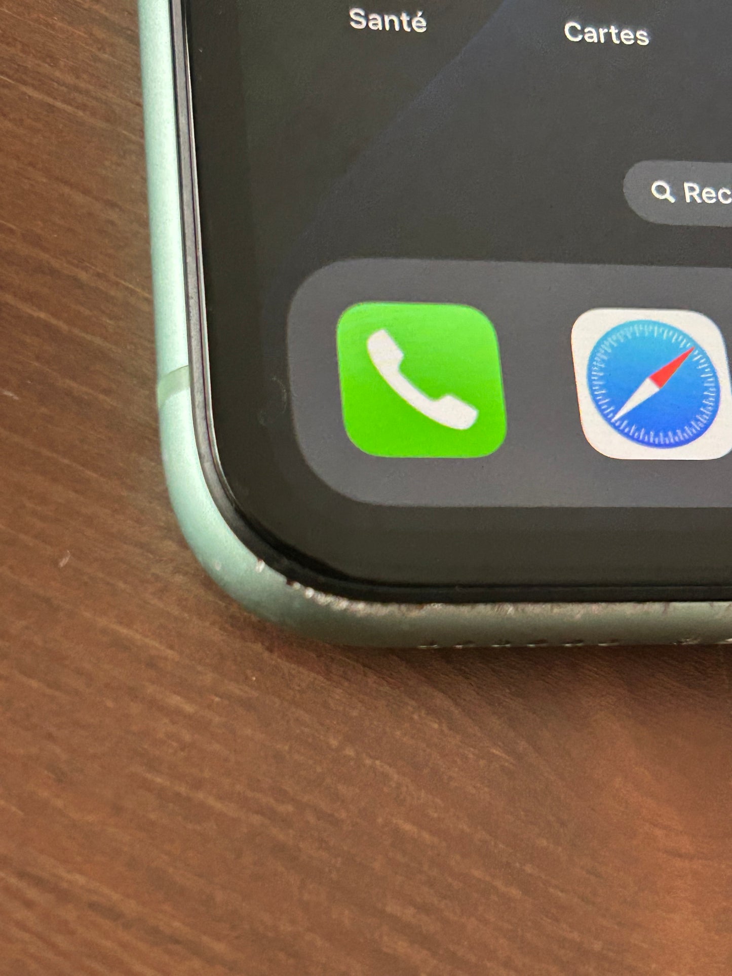 iPhone Vert 128 Go – Très Bon État | Batterie Neuve, Débloqué Tout Opérateur, Câble Inclus