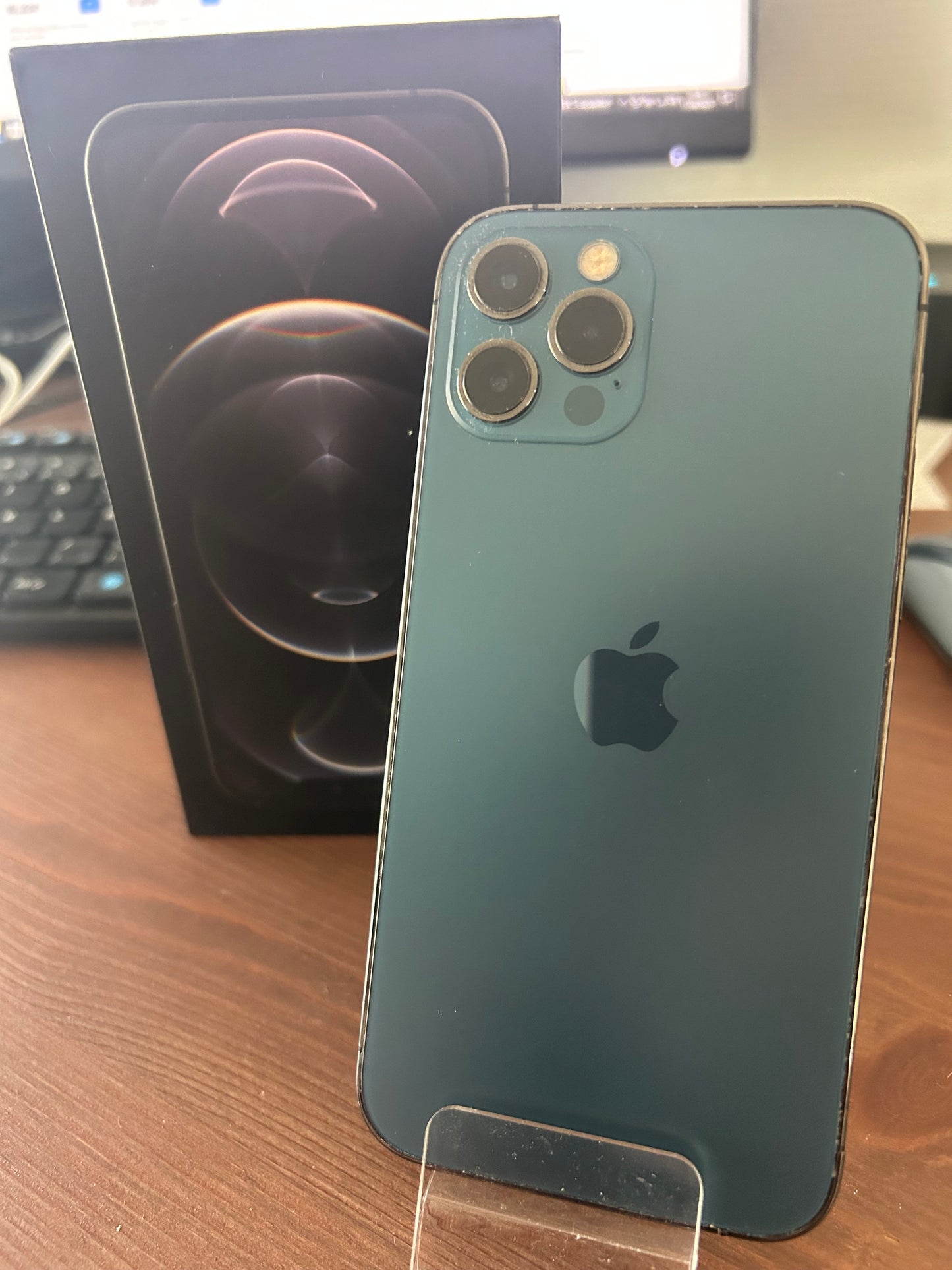 iPhone 12 Pro Bleu 128 Go – Bon État, Batterie Neuve, Débloqué, Boîte d’Origine