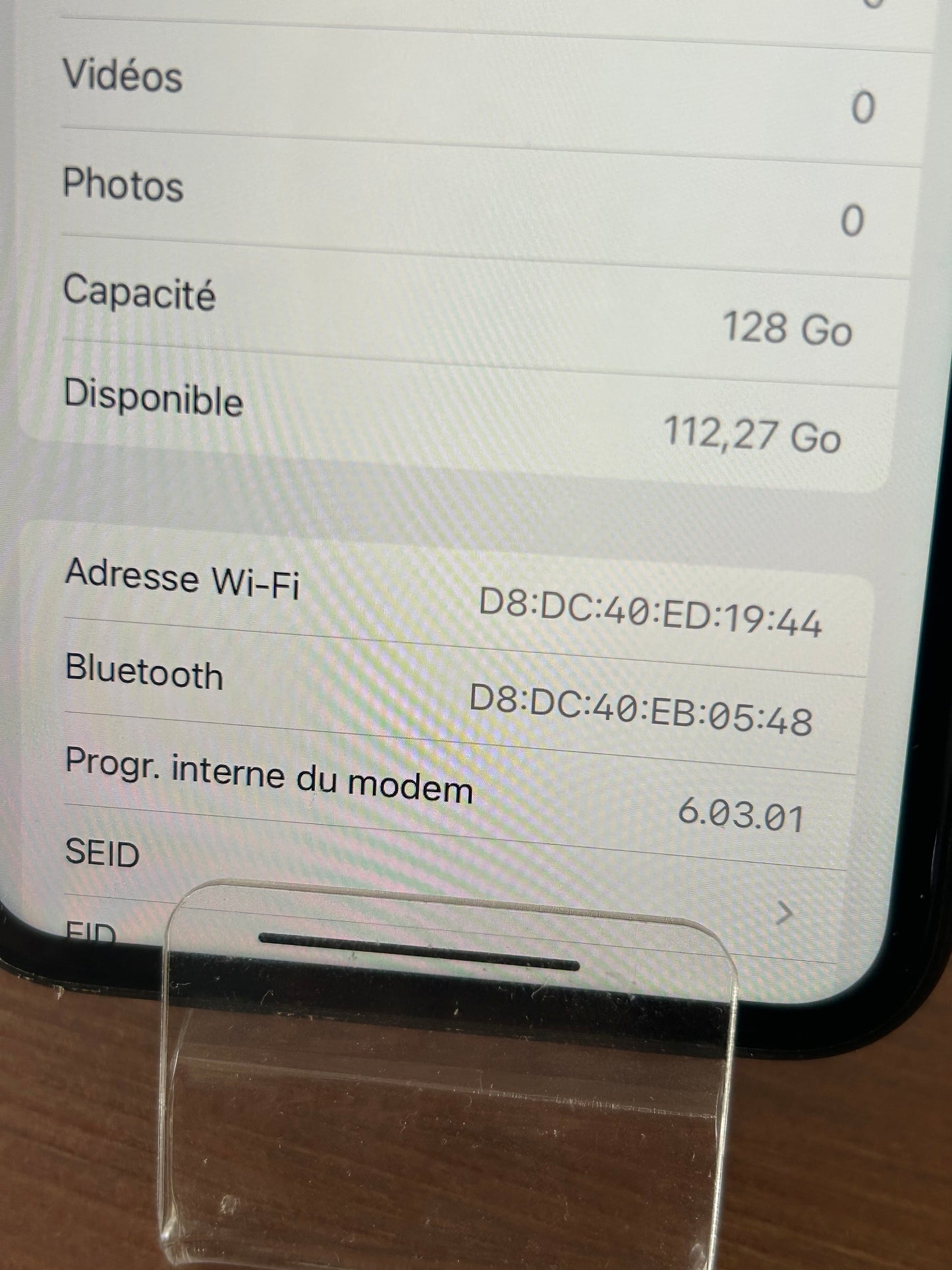 iPhone 11 Noir 128 Go – Très Bon État, Batterie Neuve, Débloqué, iCloud Supprimé