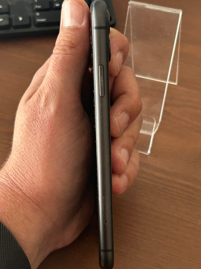 iPhone 11 Noir 128 Go – Très Bon État, Batterie Neuve, Débloqué, iCloud Supprimé