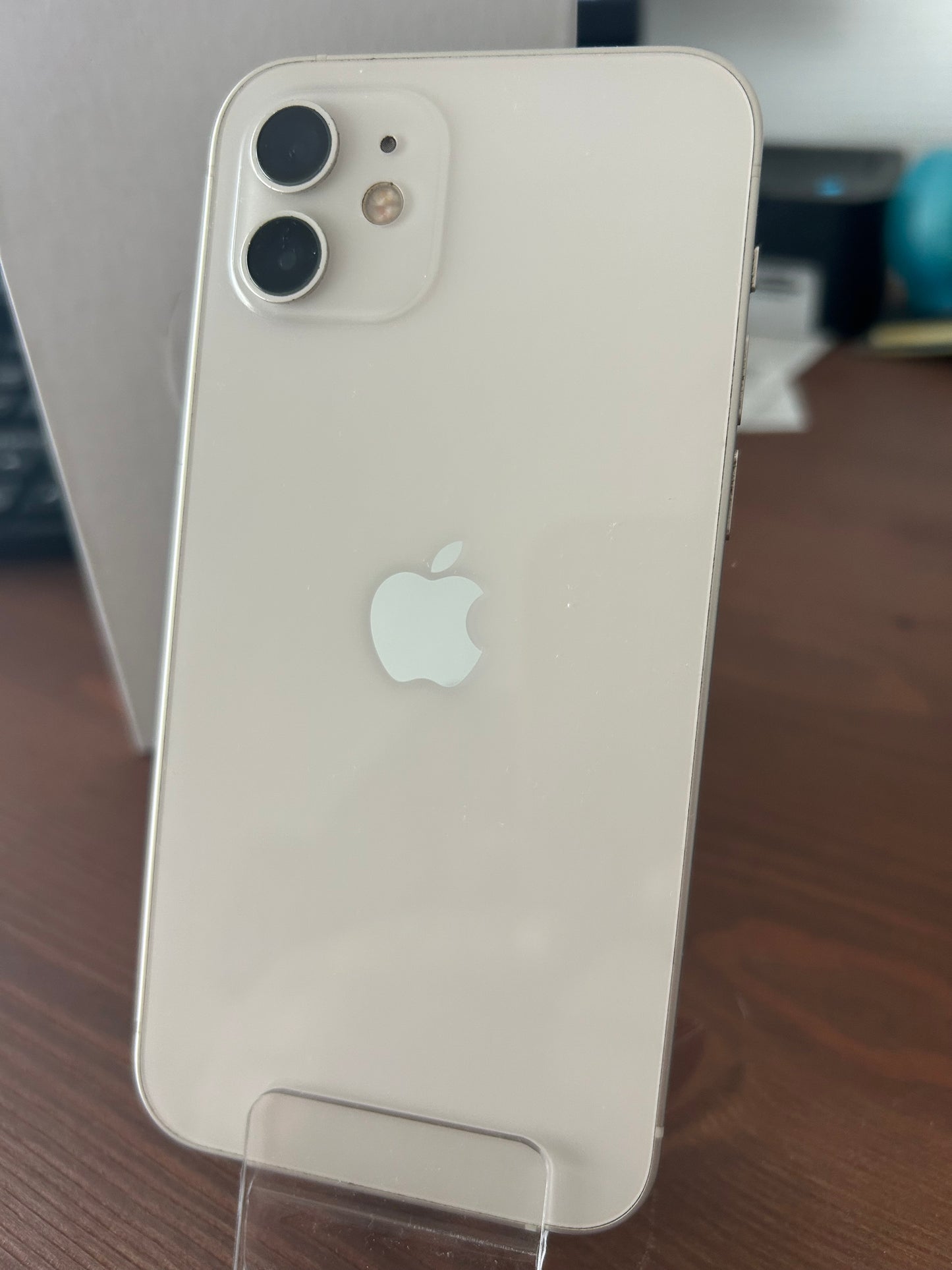 iPhone 12 Blanc 128 Go – Très Bon État, Batterie Neuve, Débloqué, iCloud Supprimé