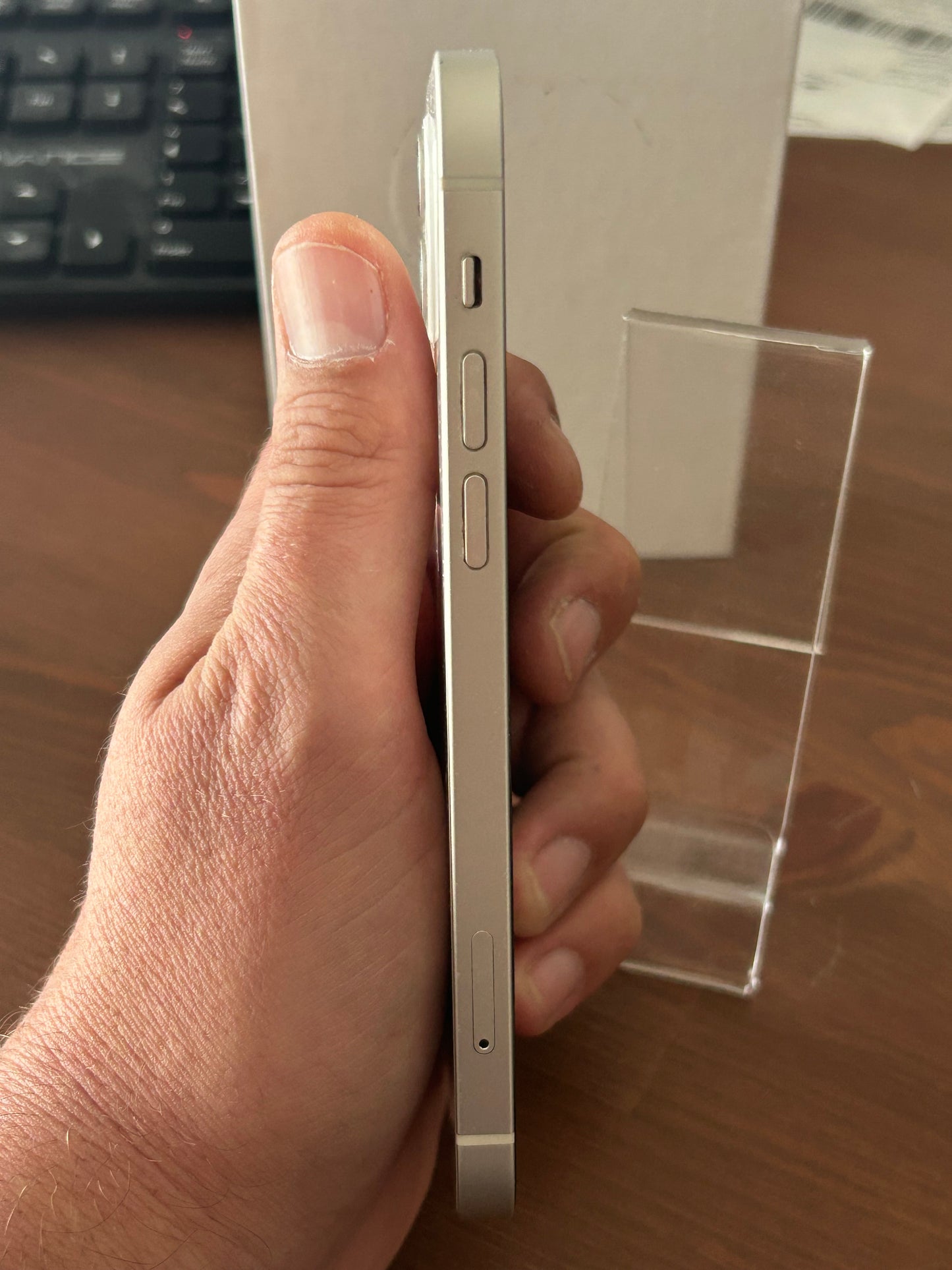 iPhone 12 Blanc 128 Go – Très Bon État, Batterie Neuve, Débloqué, iCloud Supprimé