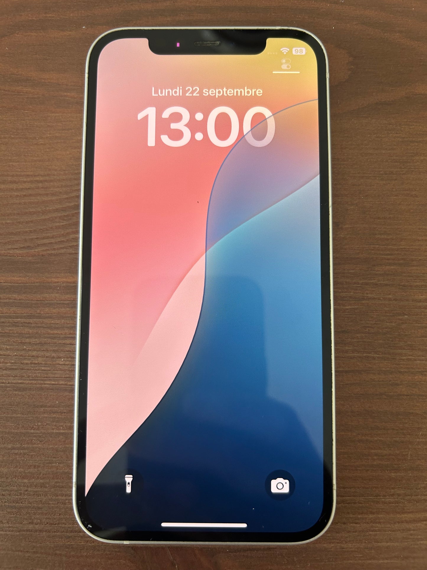iPhone 12 Blanc 128 Go – Très Bon État, Batterie Neuve, Débloqué, iCloud Supprimé