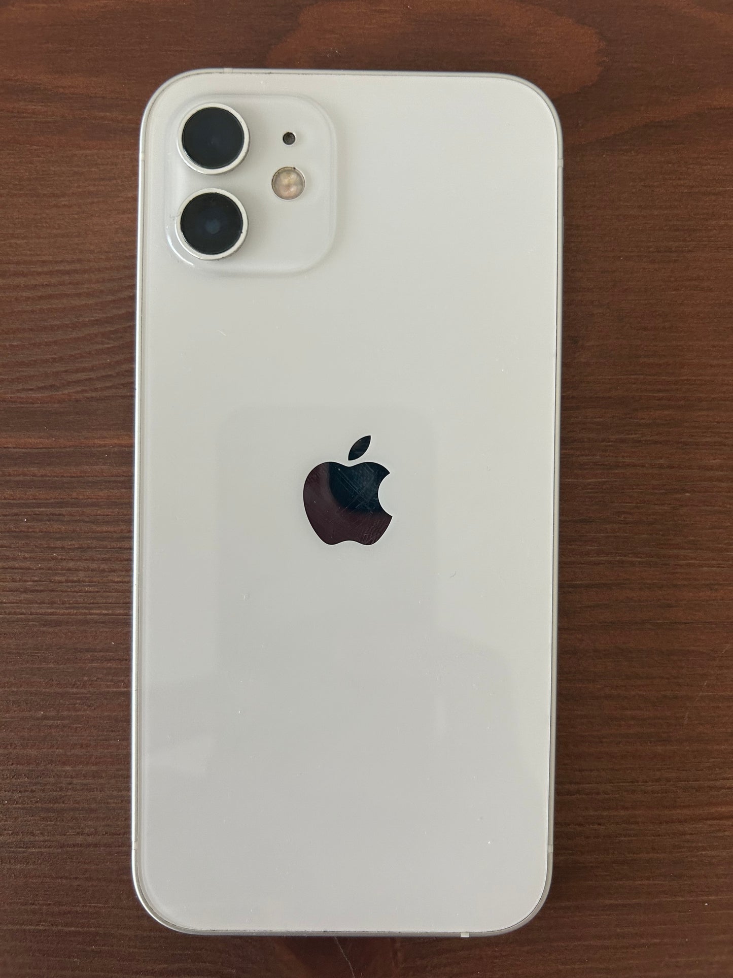 iPhone 12 Blanc 128 Go – Très Bon État, Batterie Neuve, Débloqué, iCloud Supprimé