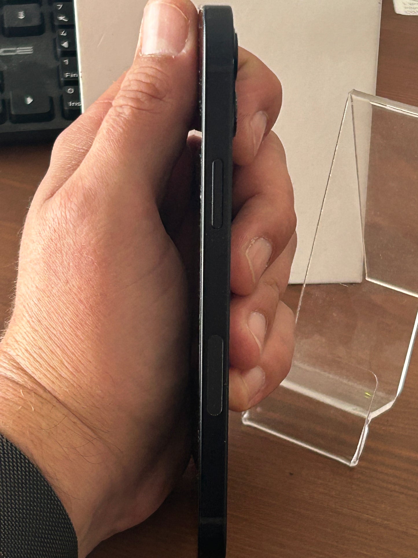 iPhone 12 Noir 128 Go – Très Bon État, Batterie Neuve, Débloqué, iCloud Supprimé