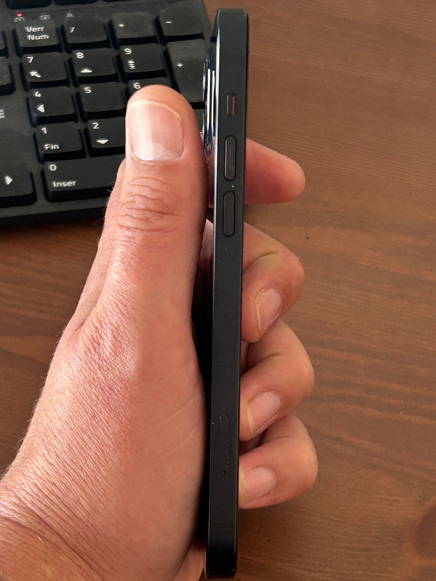 iPhone 12 Noir 128 Go – Très Bon État | Écran Neuf, Batterie Neuve, Débloqué Tout Opérateur